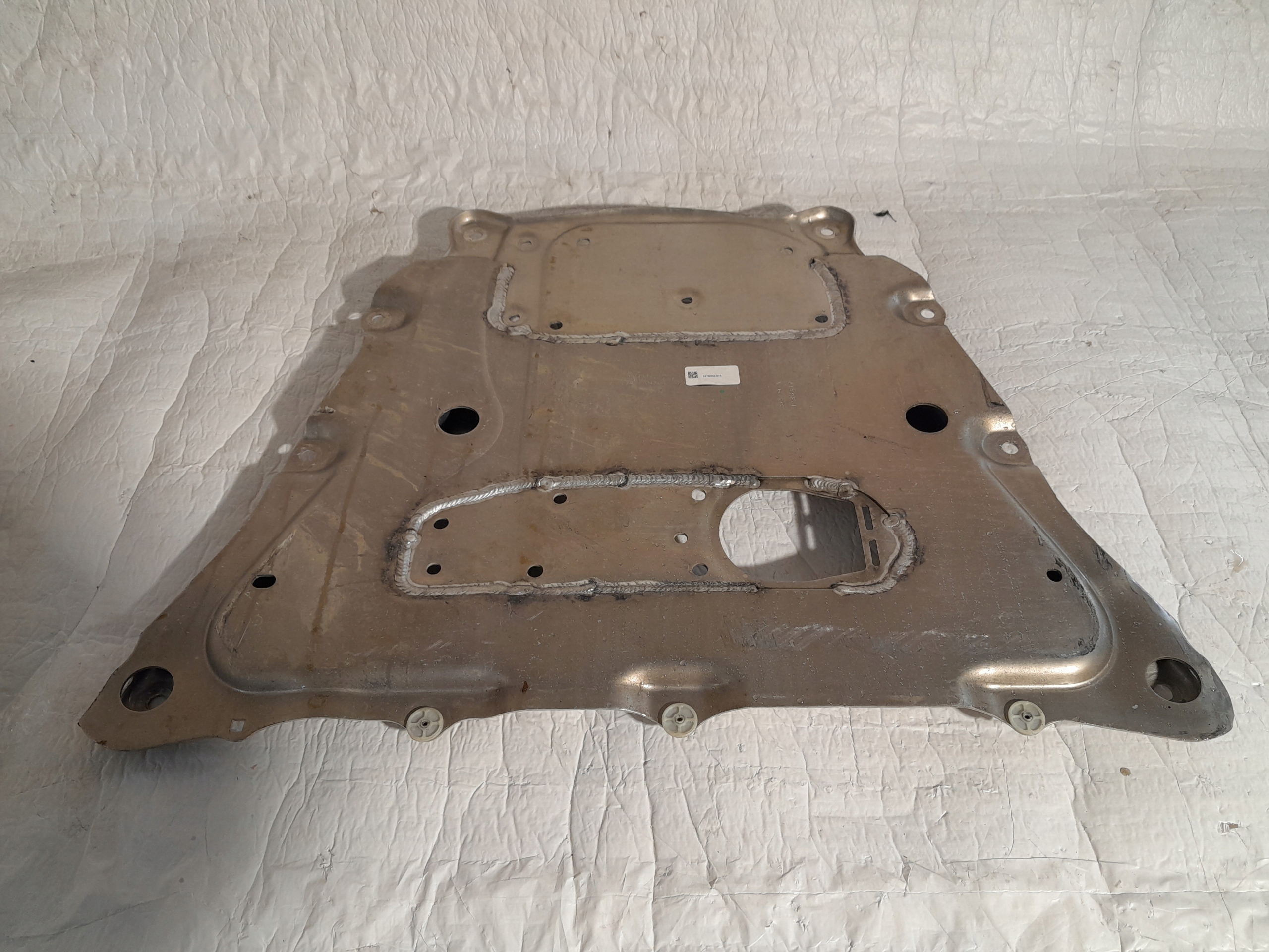 BMW X7 G07 40i cover cover below engine 6878068