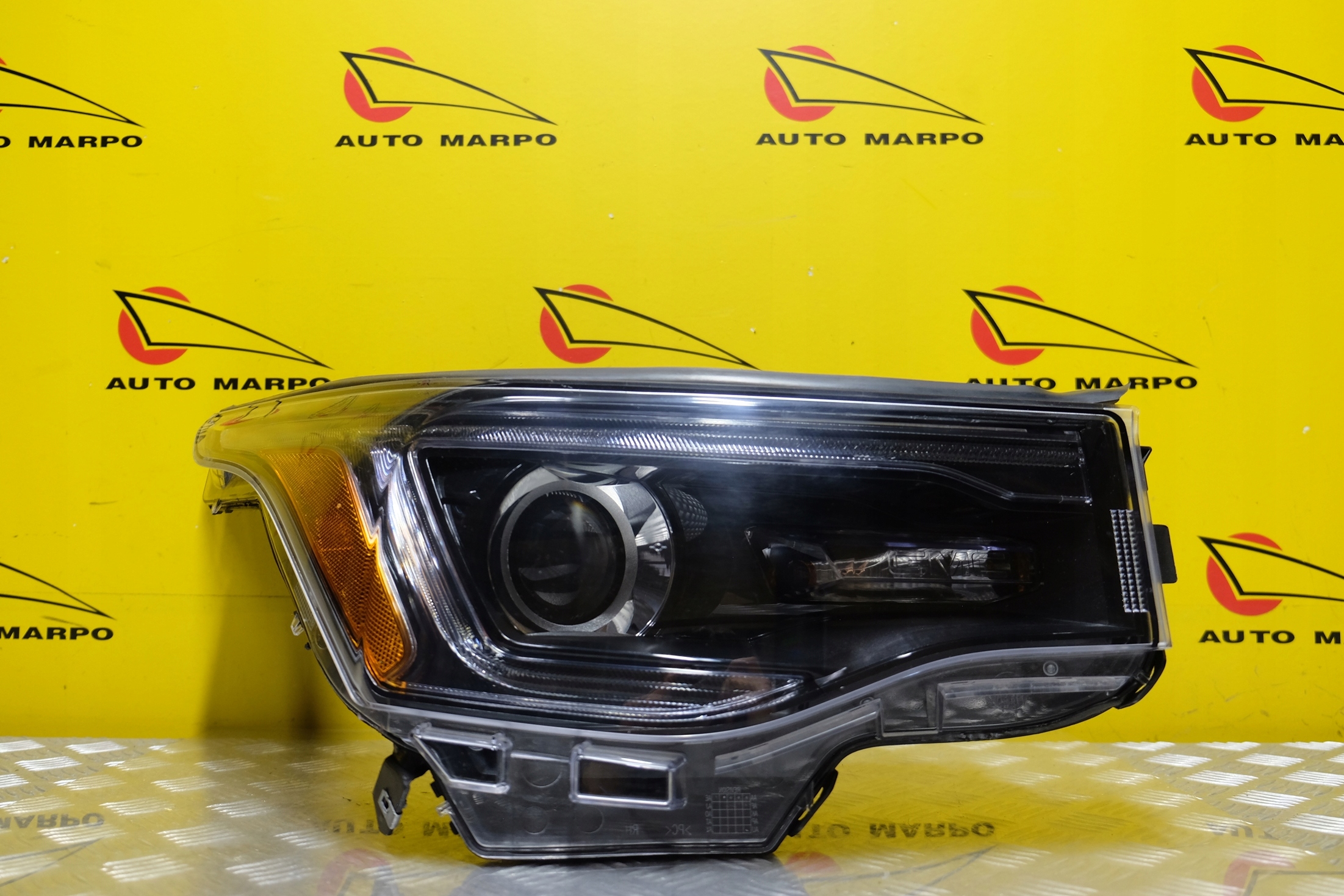 GMC ACADIA 2017- REFLEKTOR LAMPA ZWYKŁA LED R USA Strona zabudowy prawa