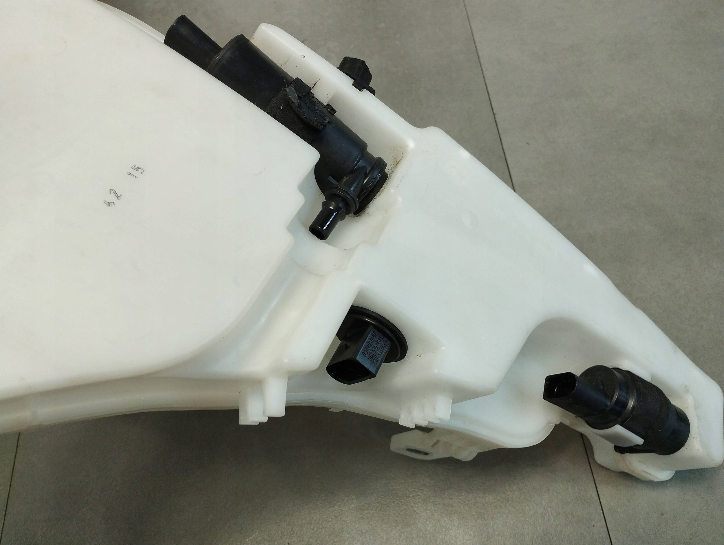 Audi A7 4G 2016 washer fluid tank POMPKI 4G8955451J