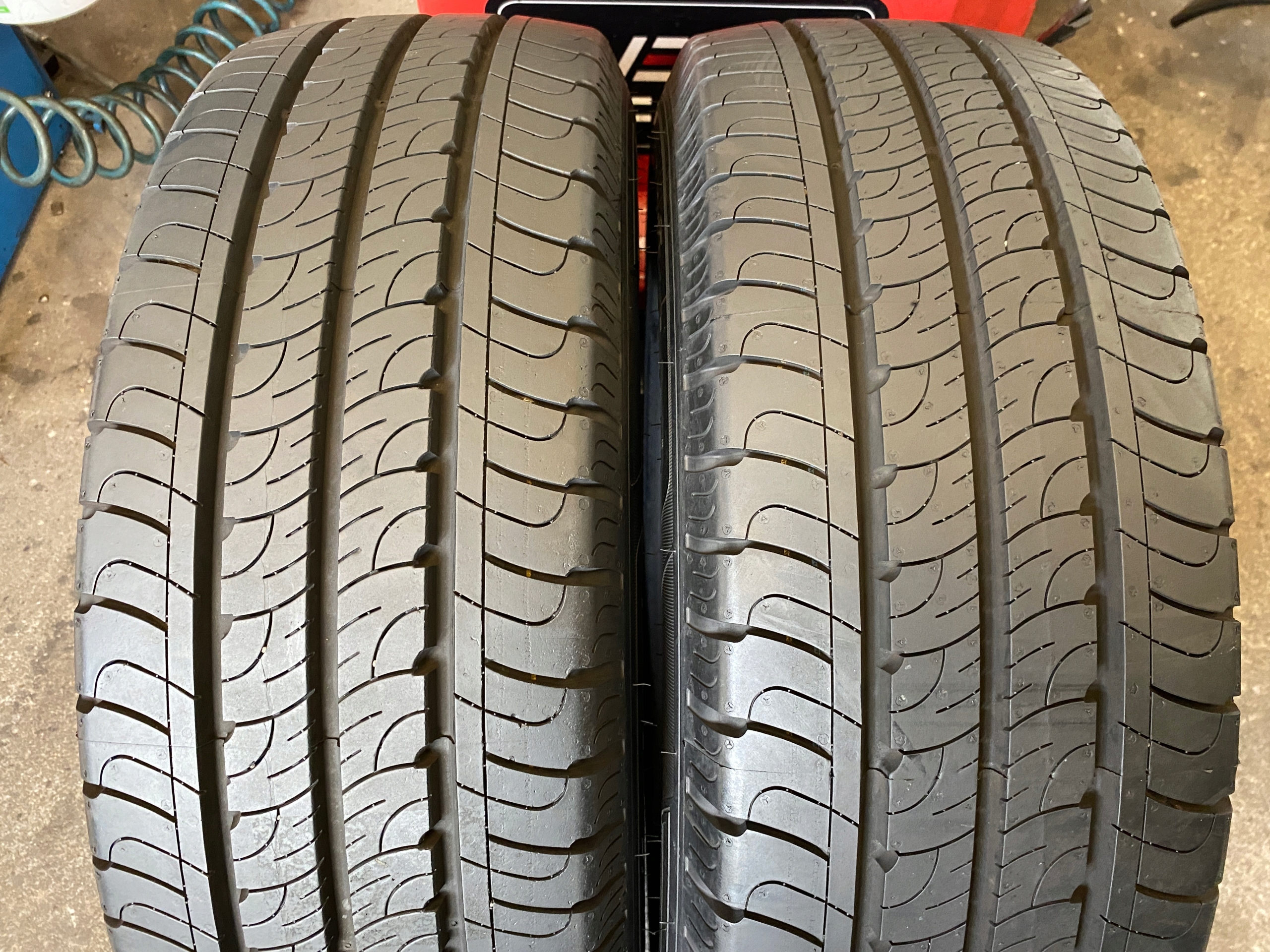 2 tyres summer 215/65R16C Goodyear EfficientGrip Cargo as new 2022r