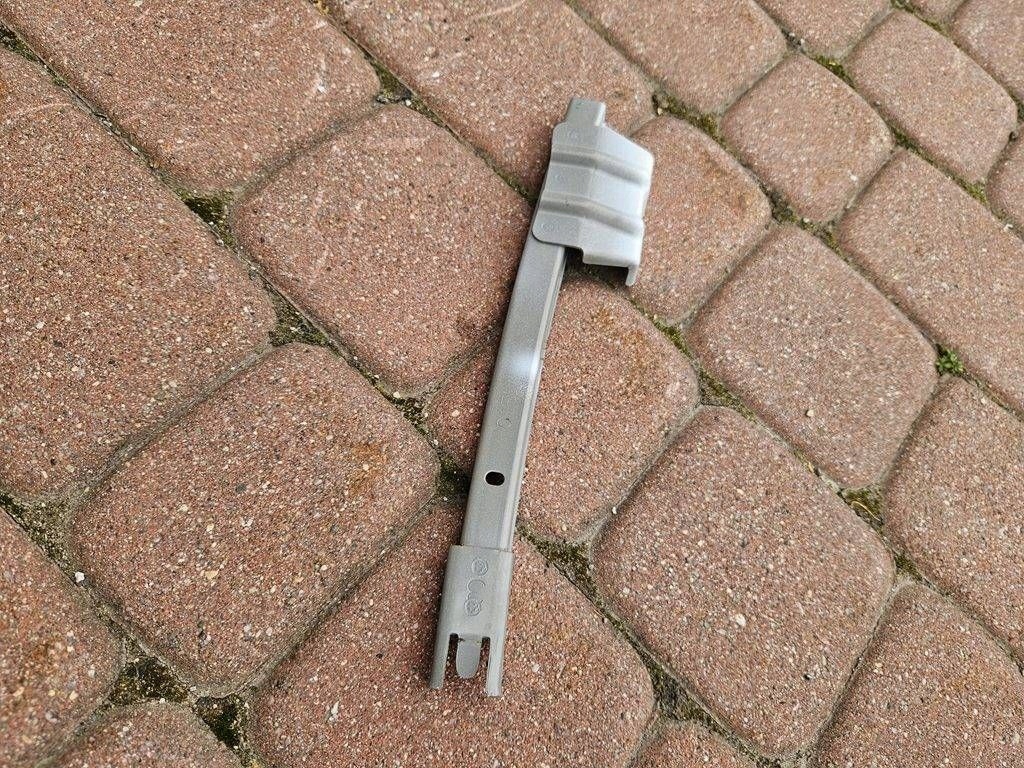 console door front front left prowadnica Toyota Camry VIII XV70 01FL
