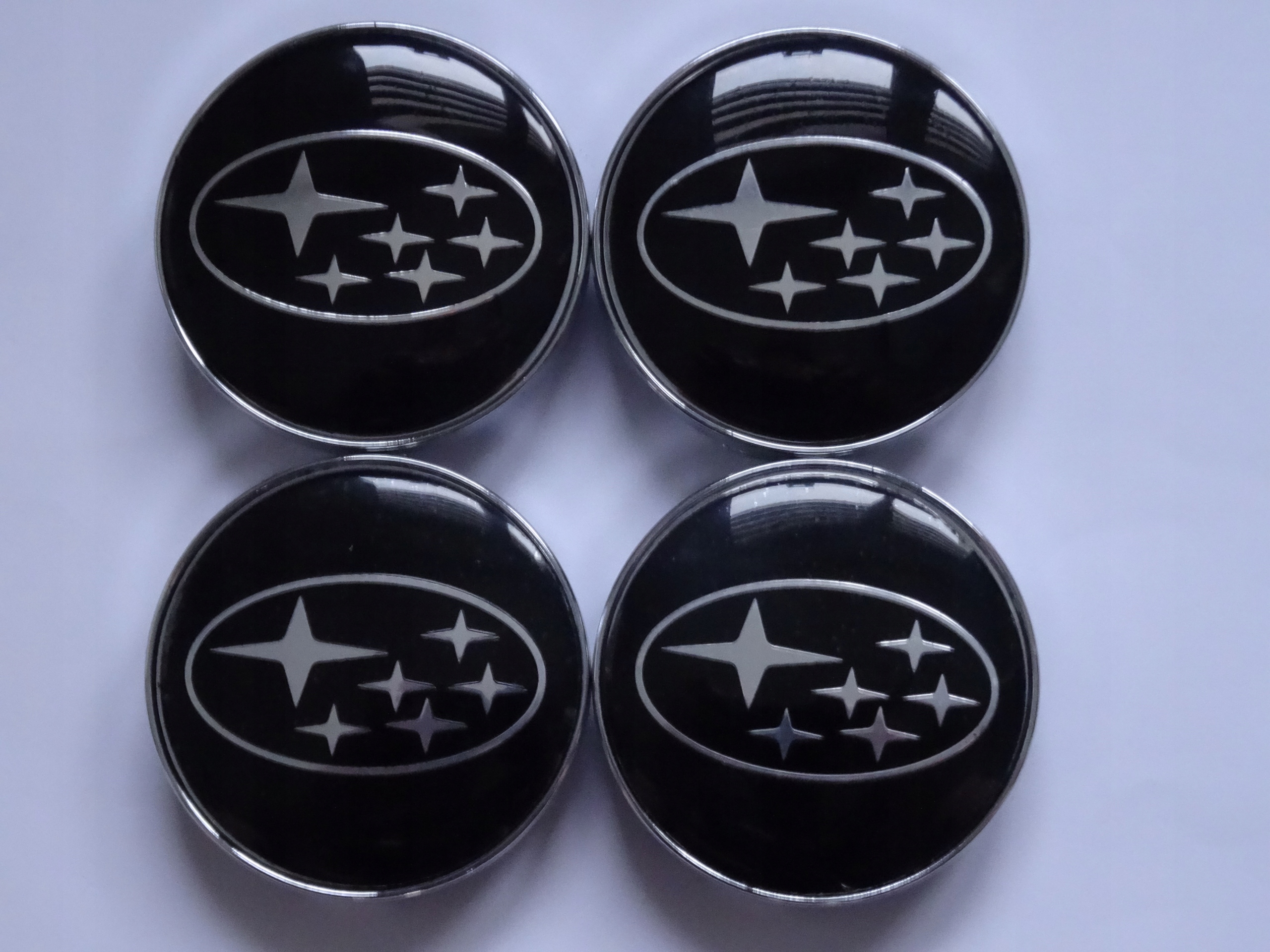

4x Dekielki Emblematy na felgi Subaru 60 mm cz