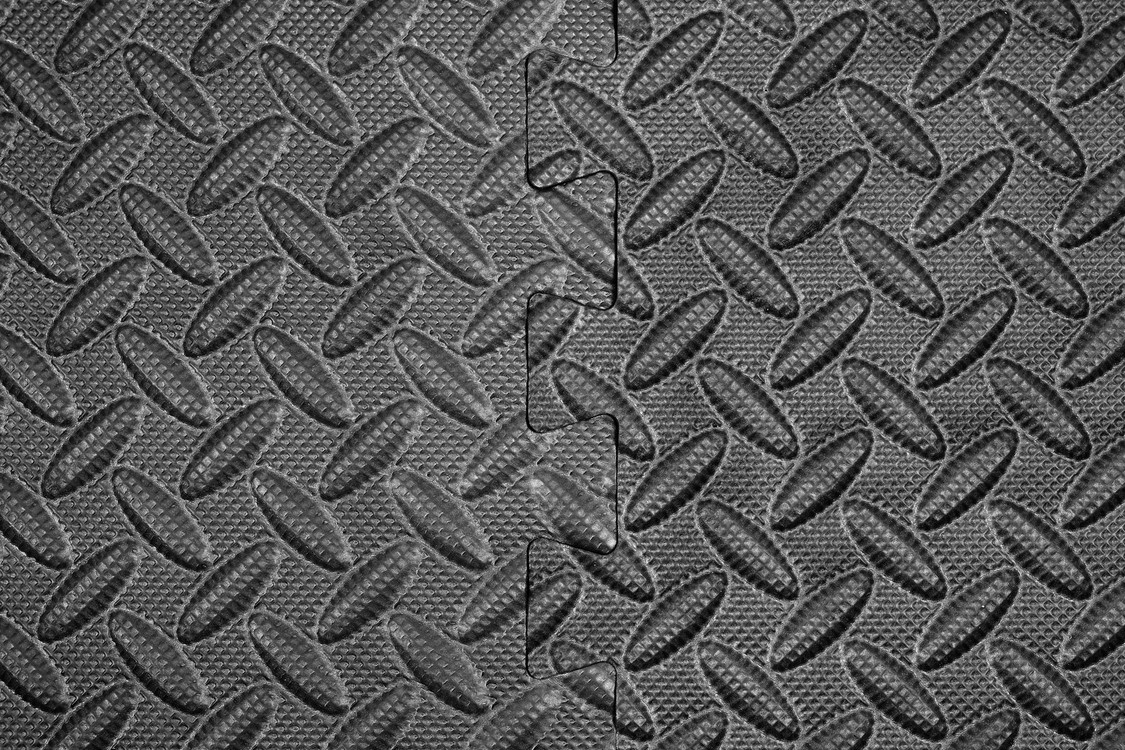 ZESTAW 6 MAT OCHRONNYCH DO WARSZTATU 60X60CM YATO Marka inna