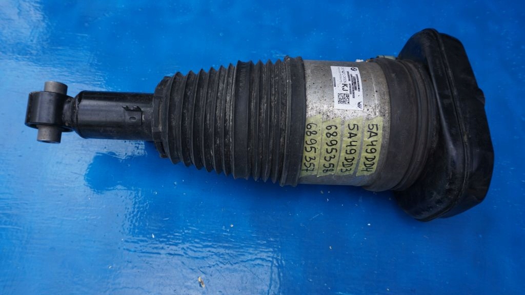 BMW 4 G26 - rear shock absorber rear part