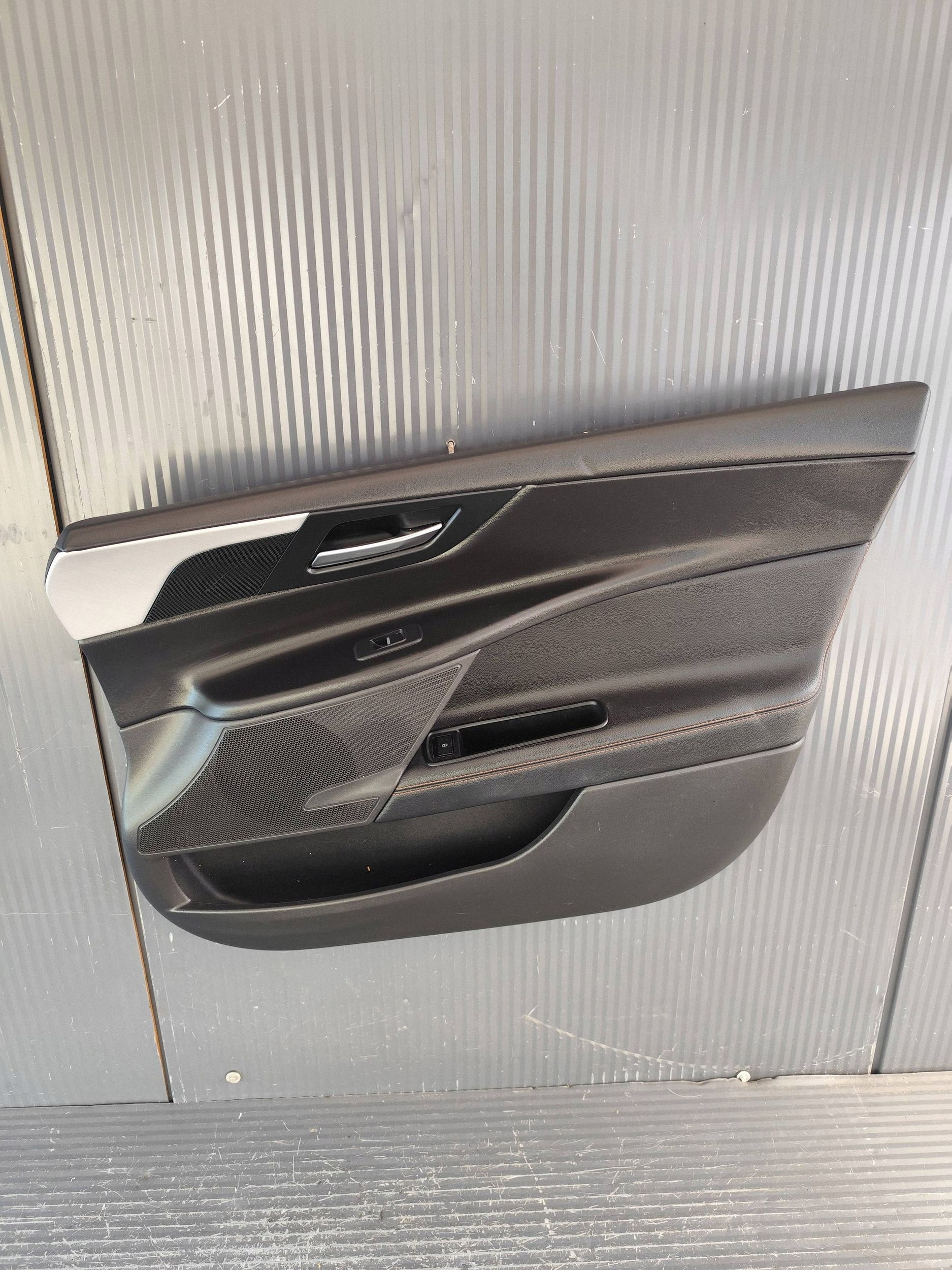 JAGUAR XE 760 upholstery side door front right