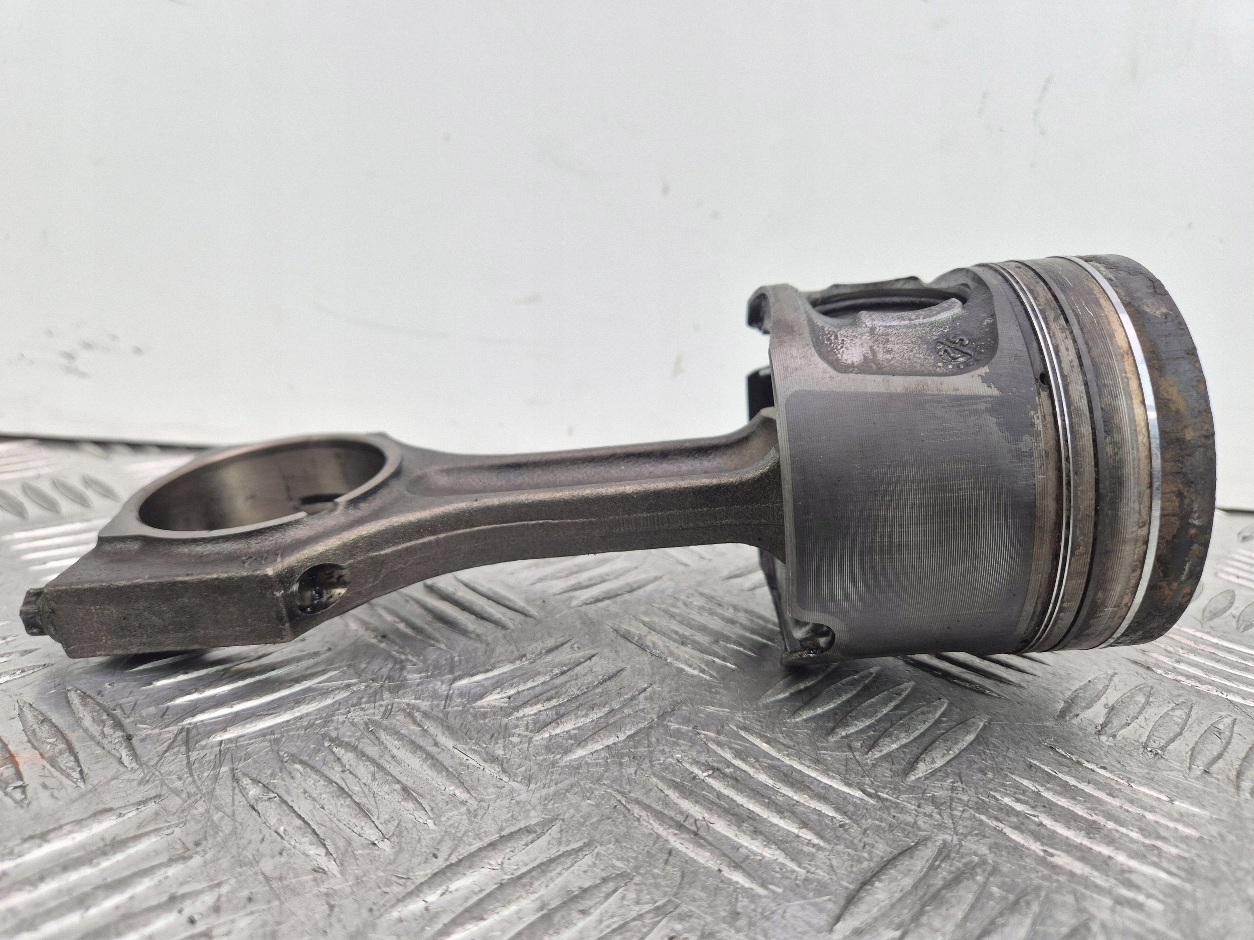 piston with connecting rod BMW 1 E81 120d 0840BB N47D20A