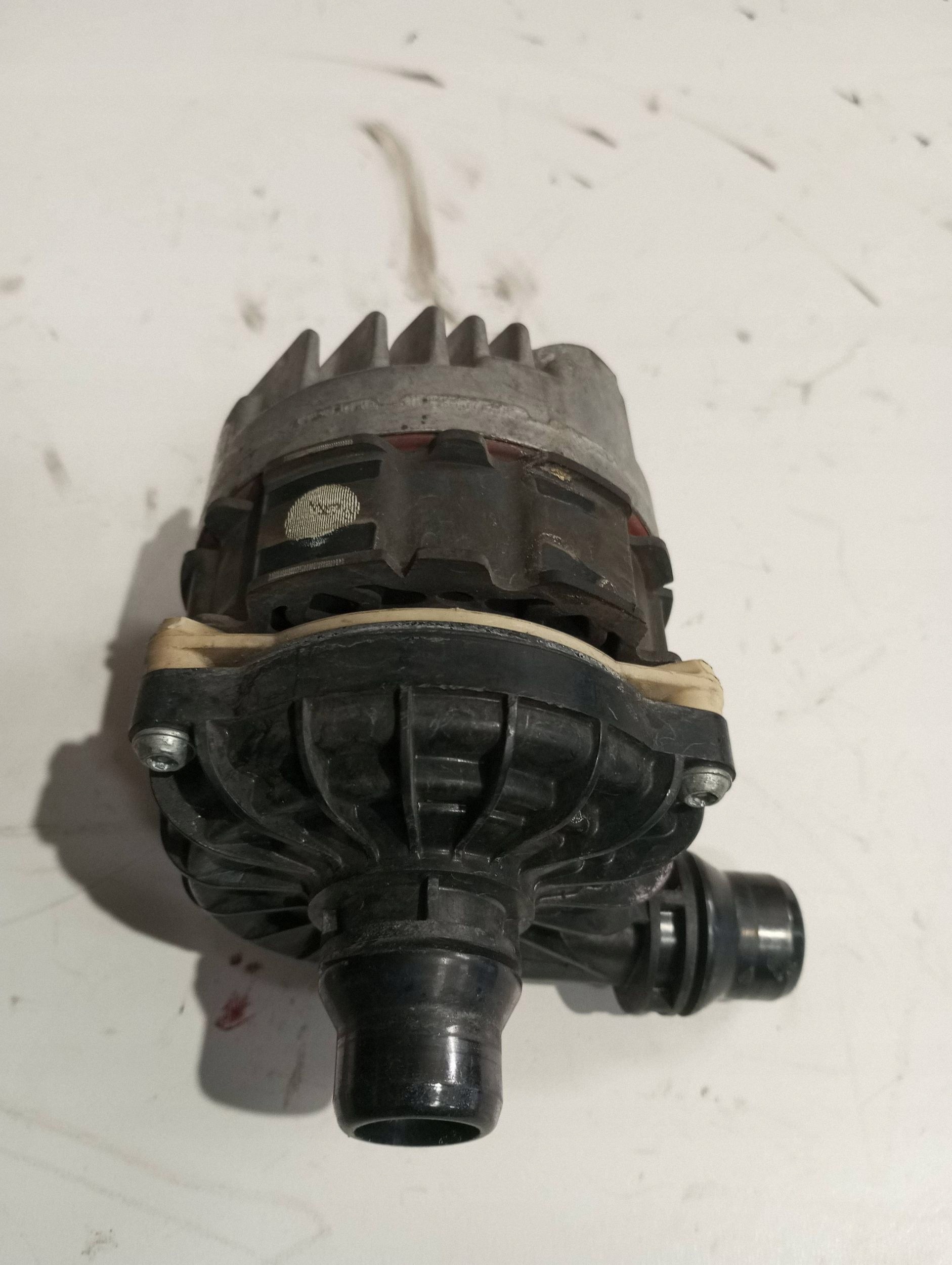supplementary water pump MERCEDES A0005002300
