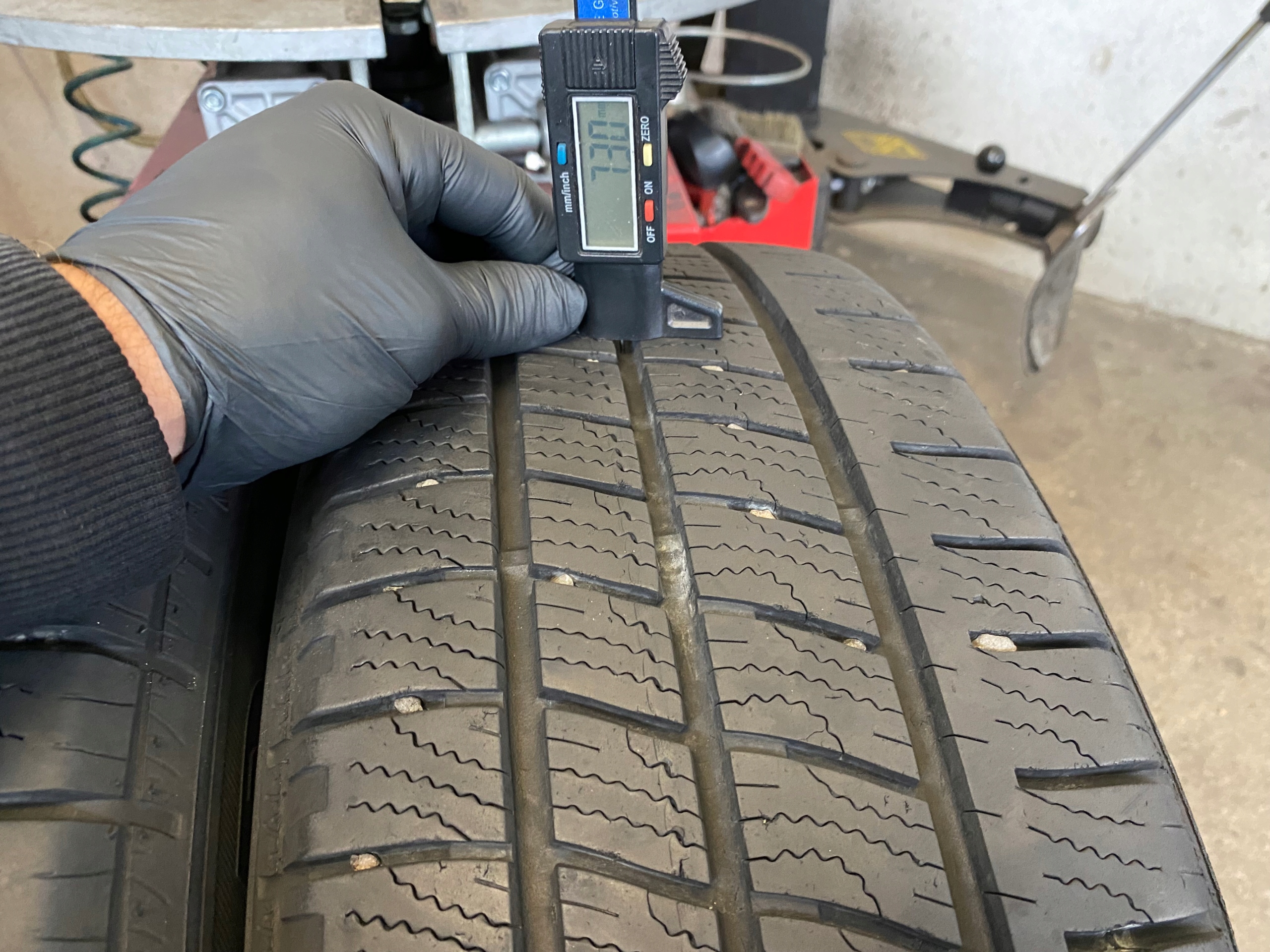 2 tyres CALOROCZNE 215/60R17C Goodyear Cargo Vector 2 8mm
