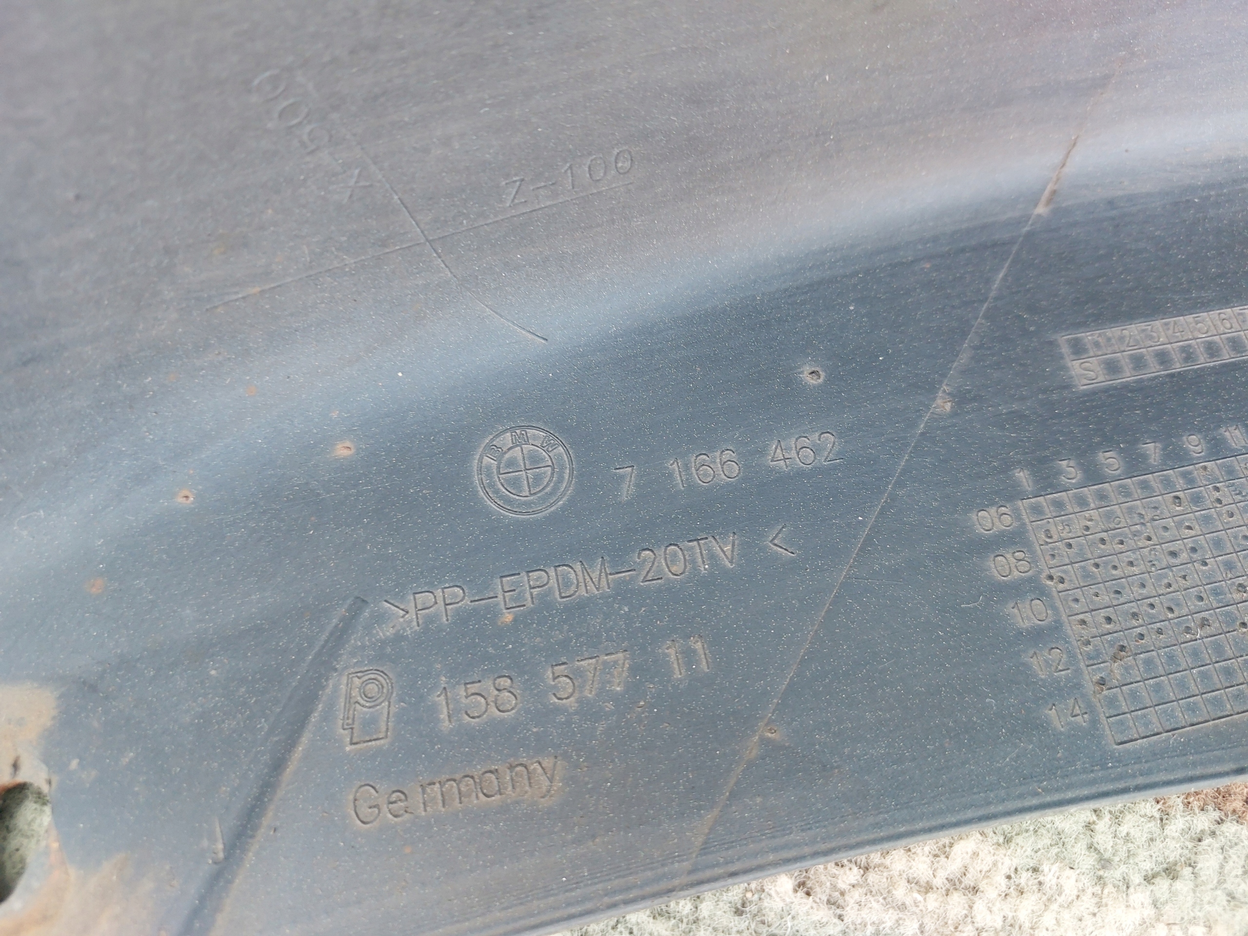Stoßstange vorne BMW E87 schwarzer 13r