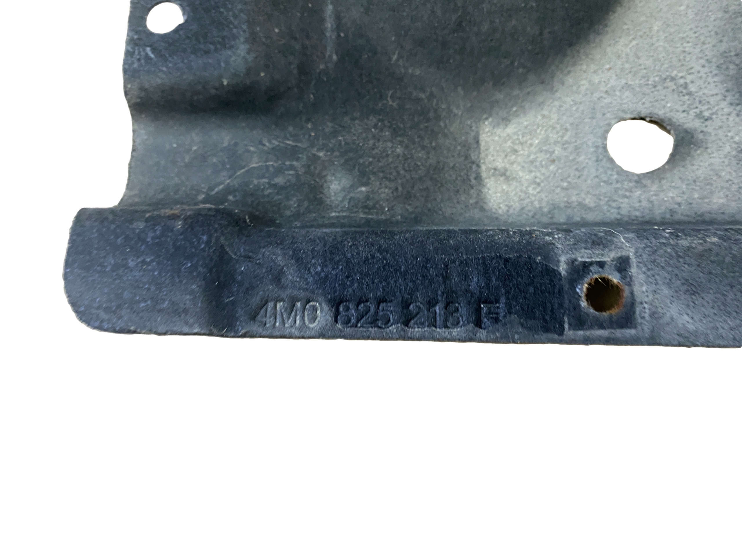 AUDI Q7 Q8 cover chassis left 4M0825213F
