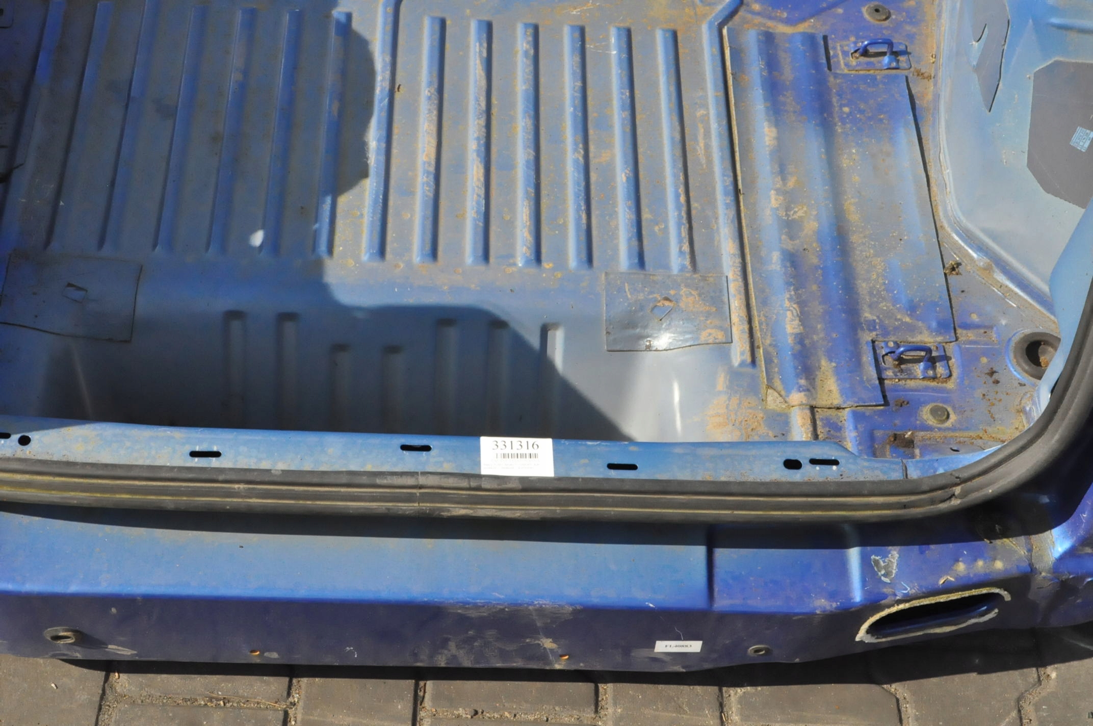 FORD ECOSPORT PAS TYŁ TYLNY WANNA Typ samochodu Samochody osobowe