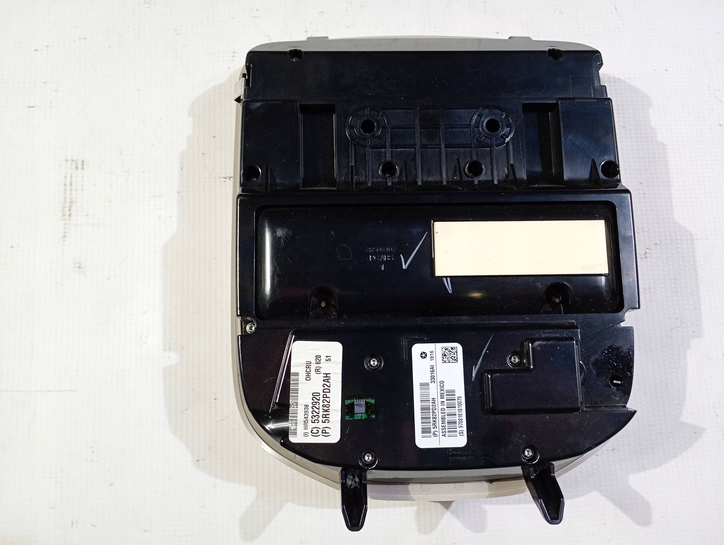 light oswietlenie of the interior cabs passenger compartment Chrysler Pacifica 2017