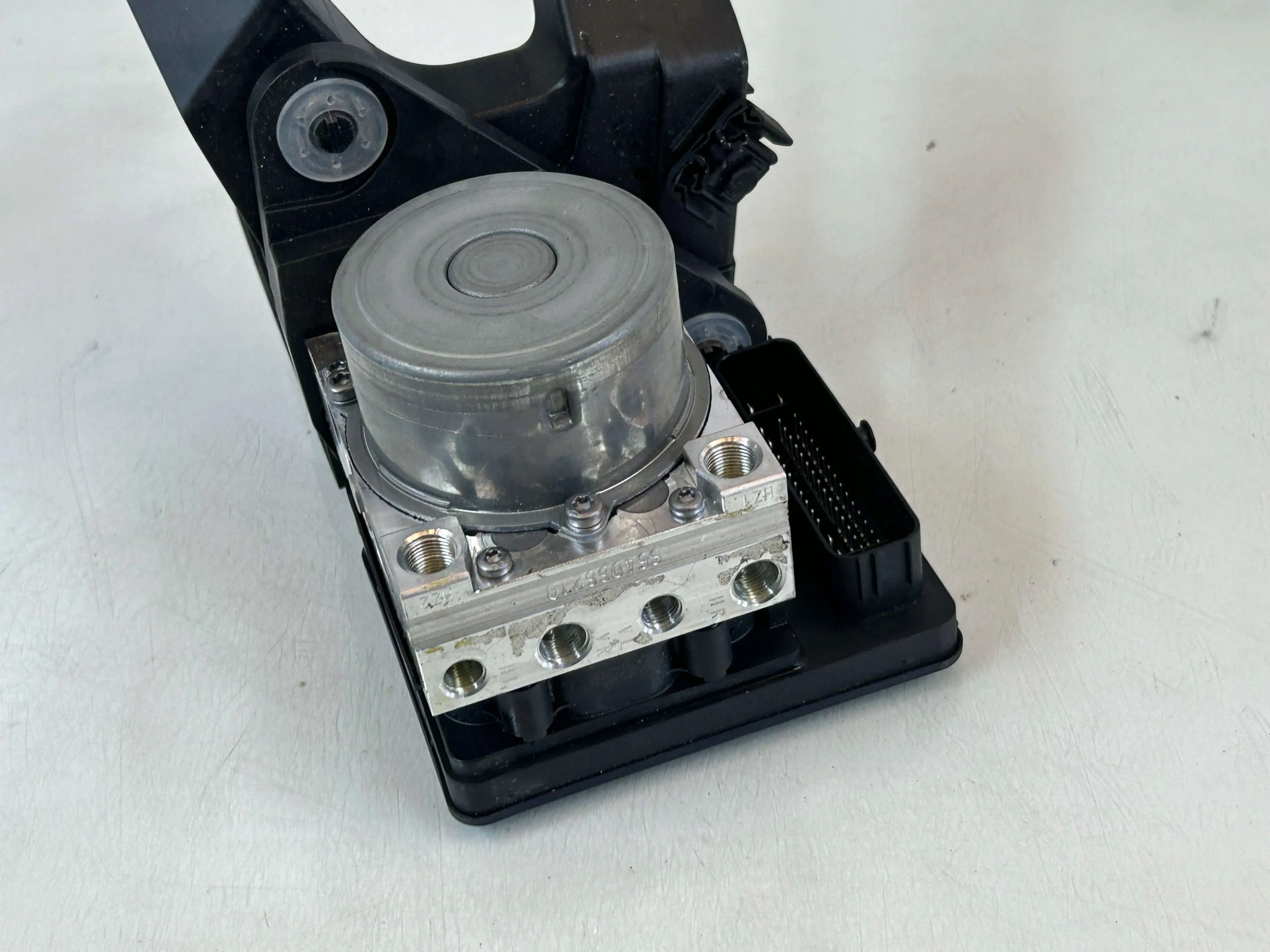 насос ABS SKODA ENYAQ 1EA614517BP