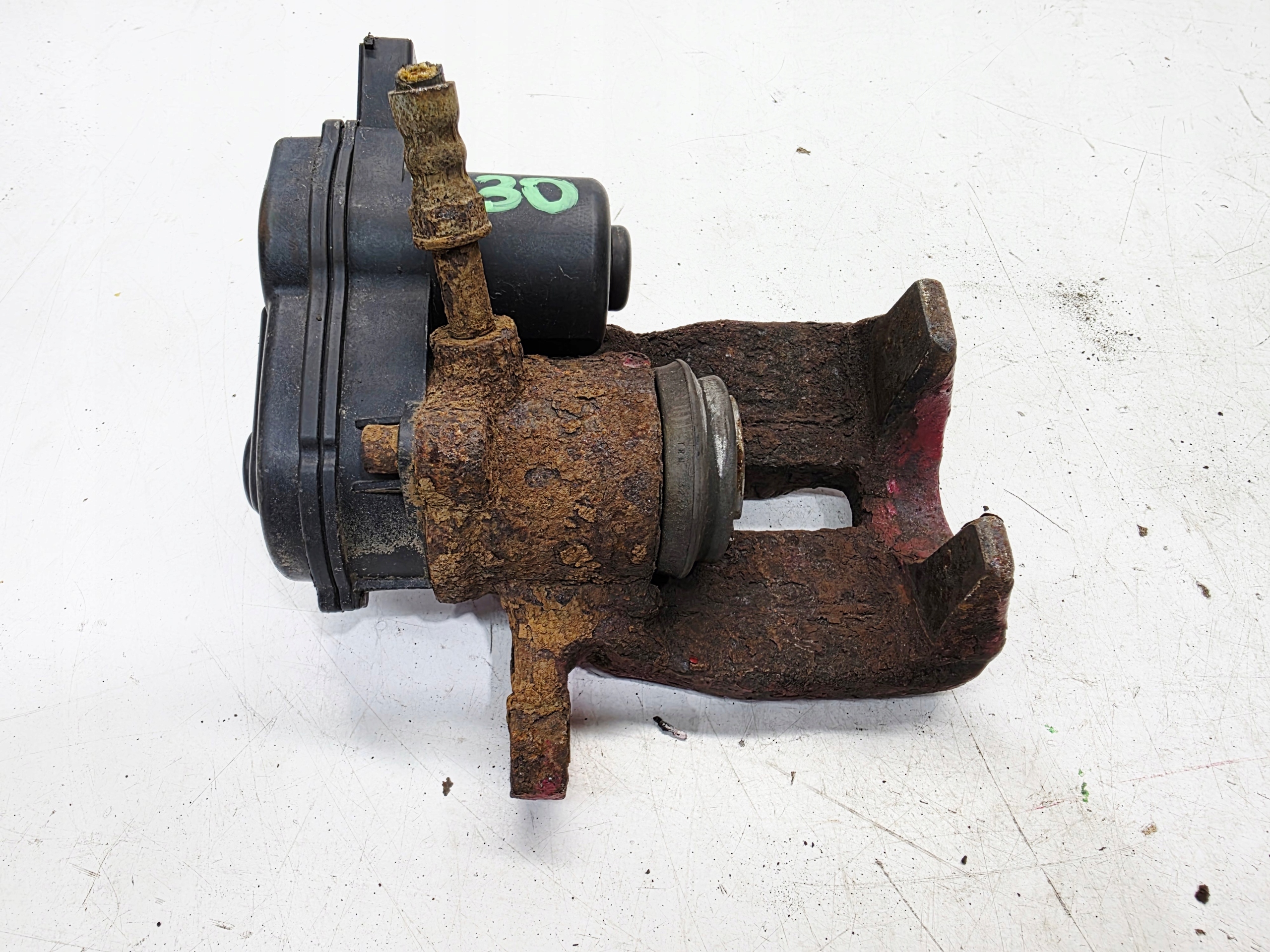 caliper brake electrical right rear part AUDI A6 C7 below discs 330MM