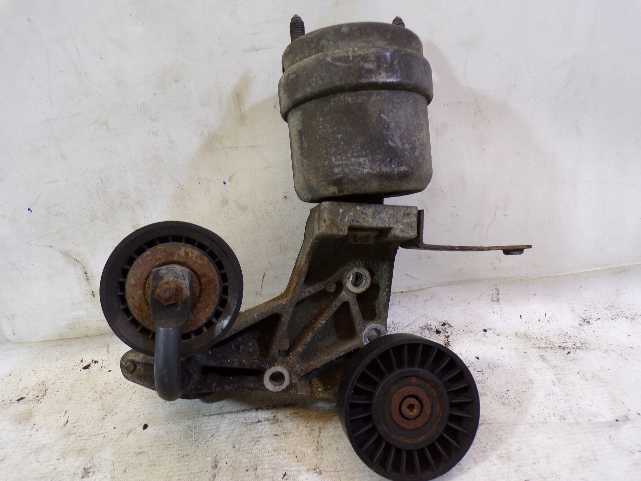 engine supporting mount VOLKSWAGEN TRANSPORTER T4 2.5 TDI 074199207 (2)