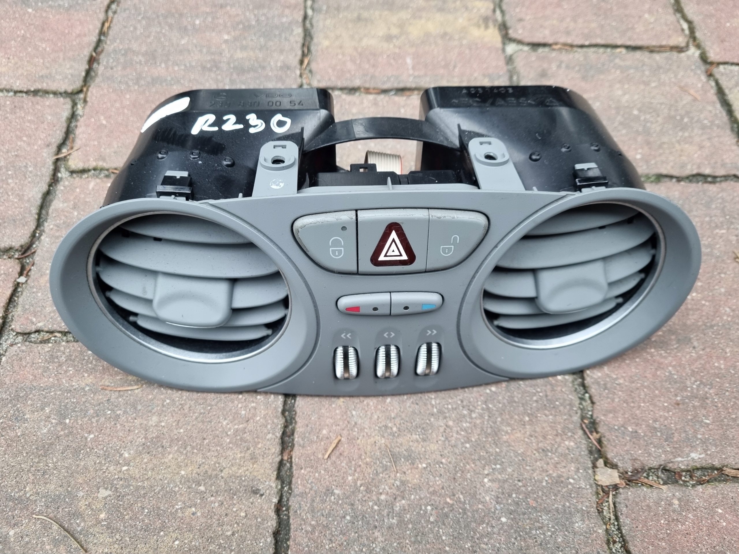 Вентиляционная решетка MERCEDES SL R230