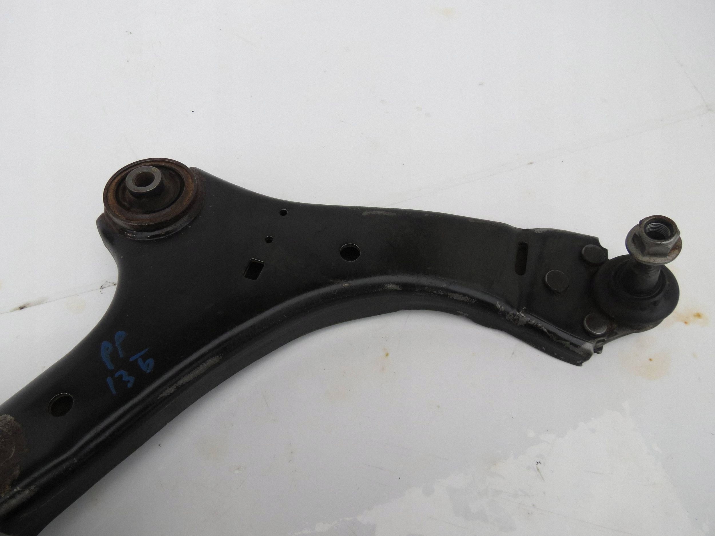 arm right front VOLVO V60 RH17719
