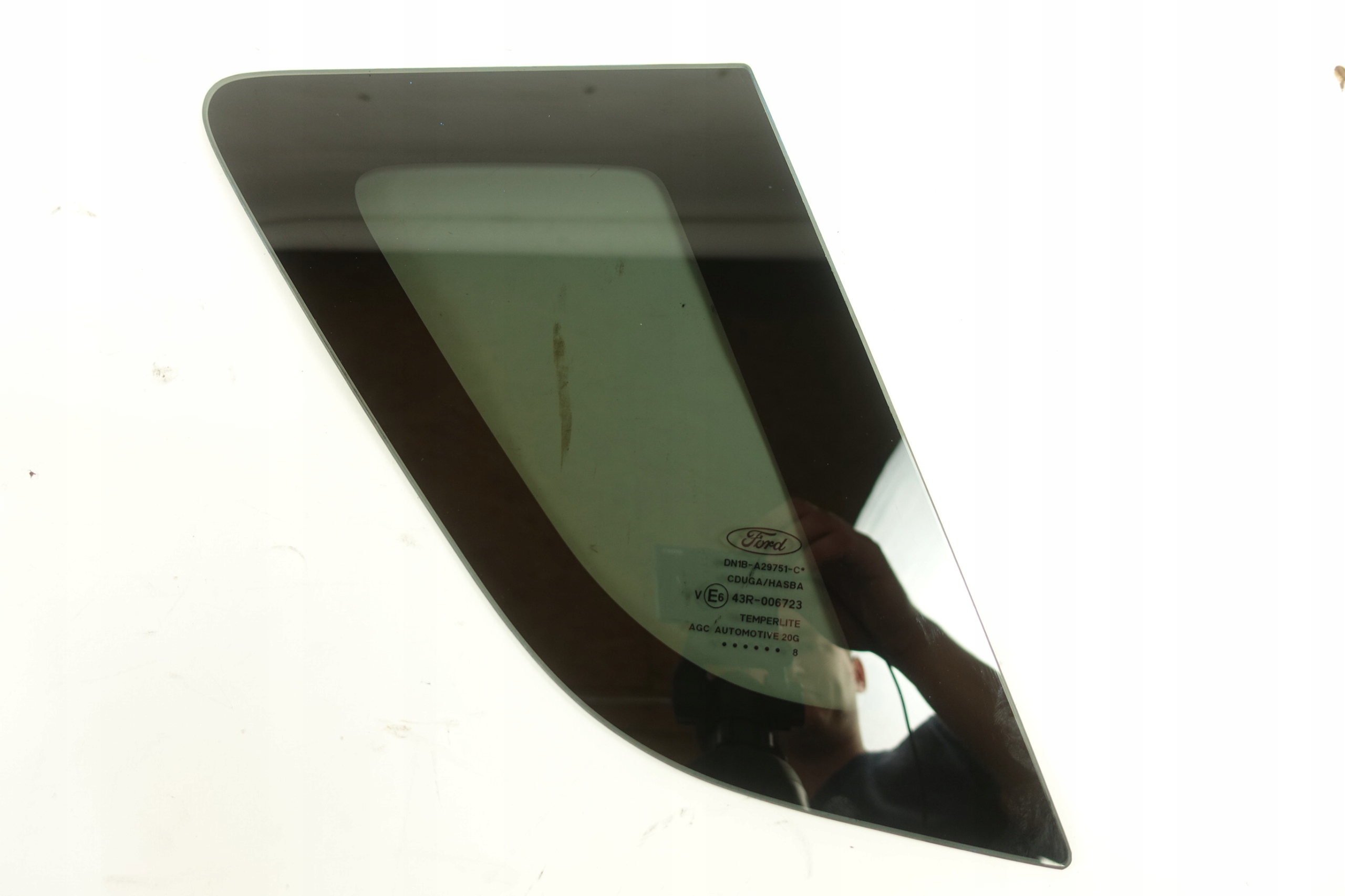 Ford Ecosport стекло заднее правое DN1B-A29751-C
