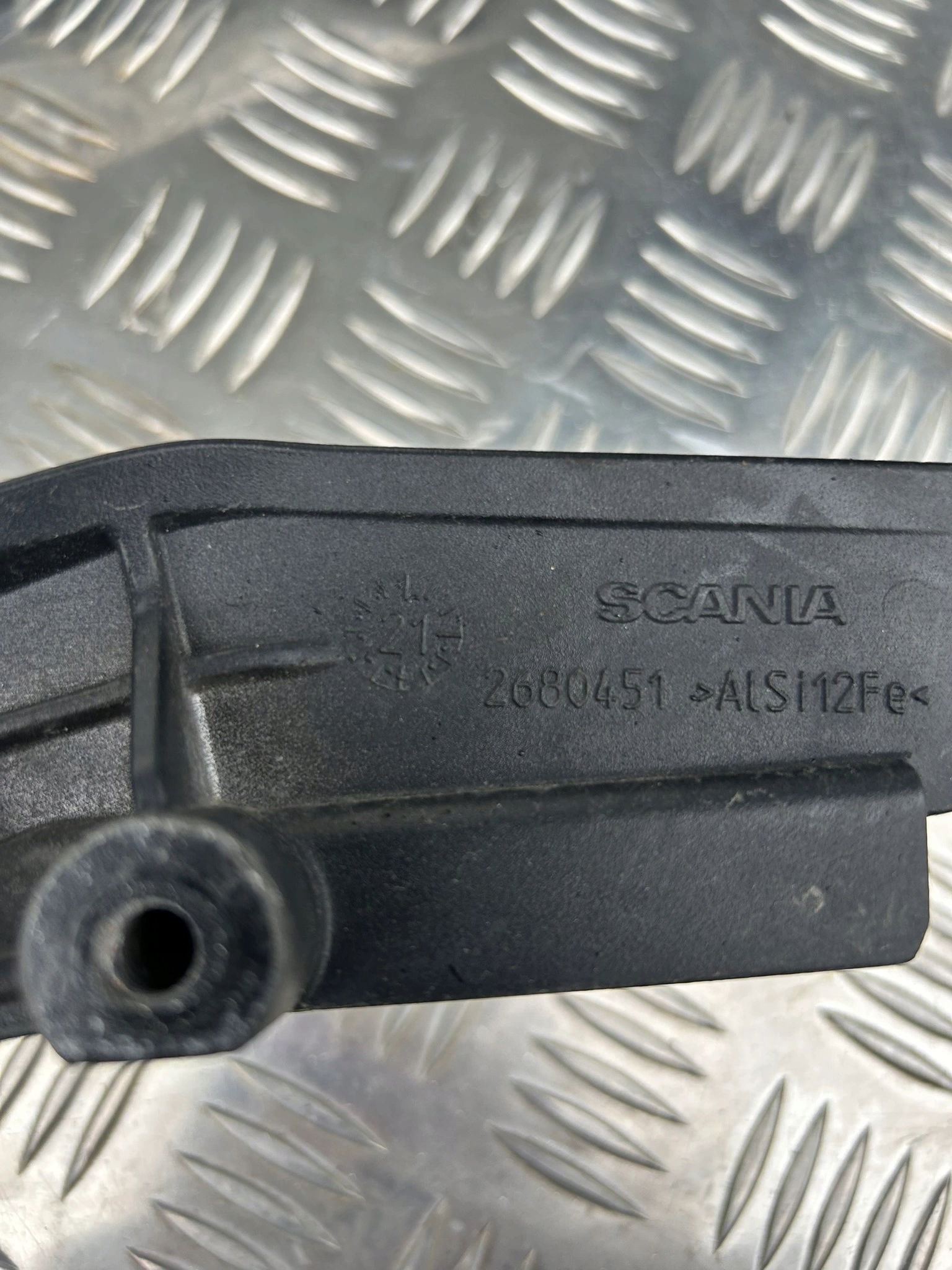 PODSZYBIE UCHWYT SCANIA NTG KOMPLET Producent części Scania OE