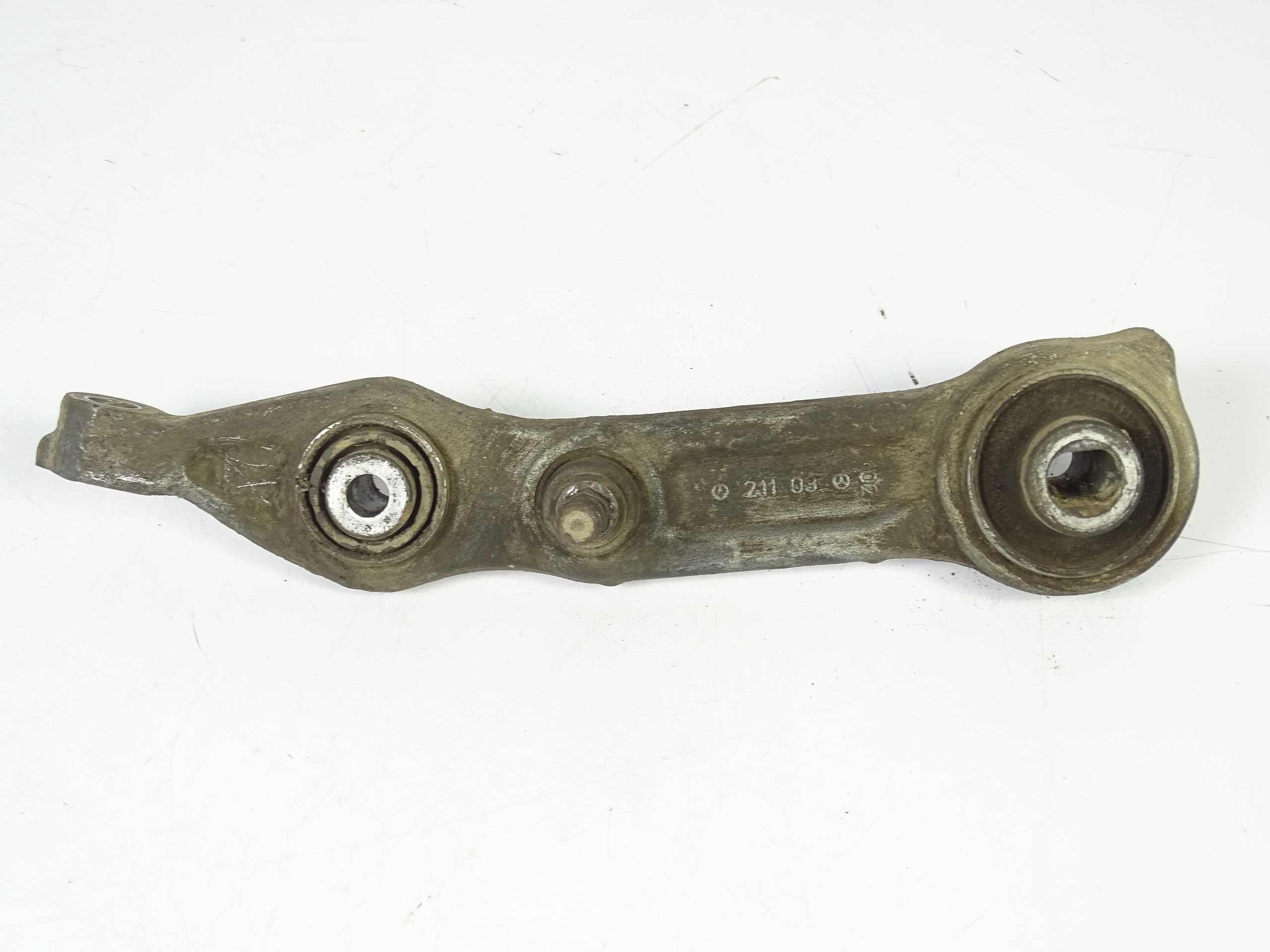 Mercedes КЛС W219 РИЧАГ ЛЕВЫЙ ПЕРЕД НИЖНЕЕ