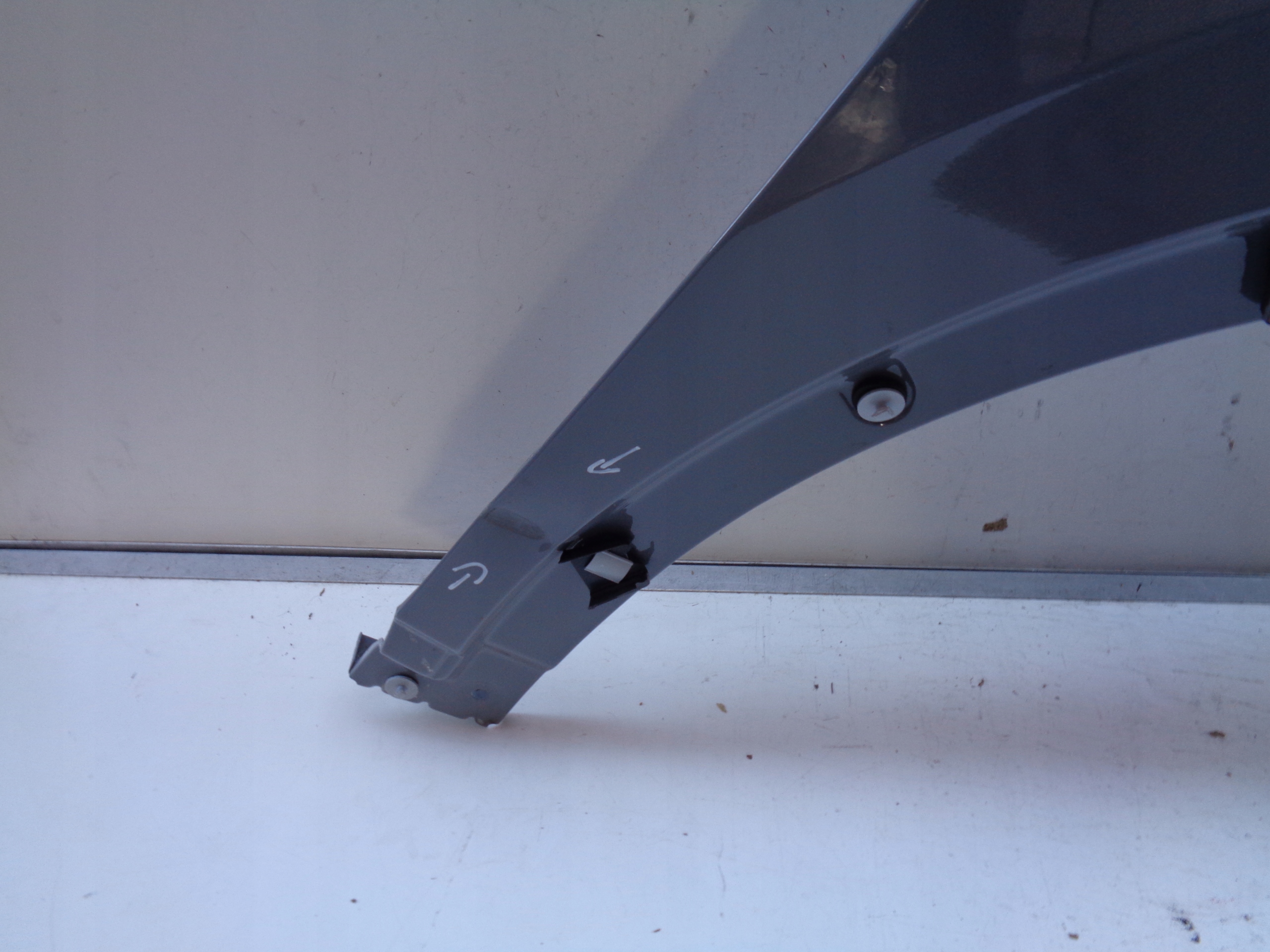 fender right front VW ID4 11A 21- NR 44518