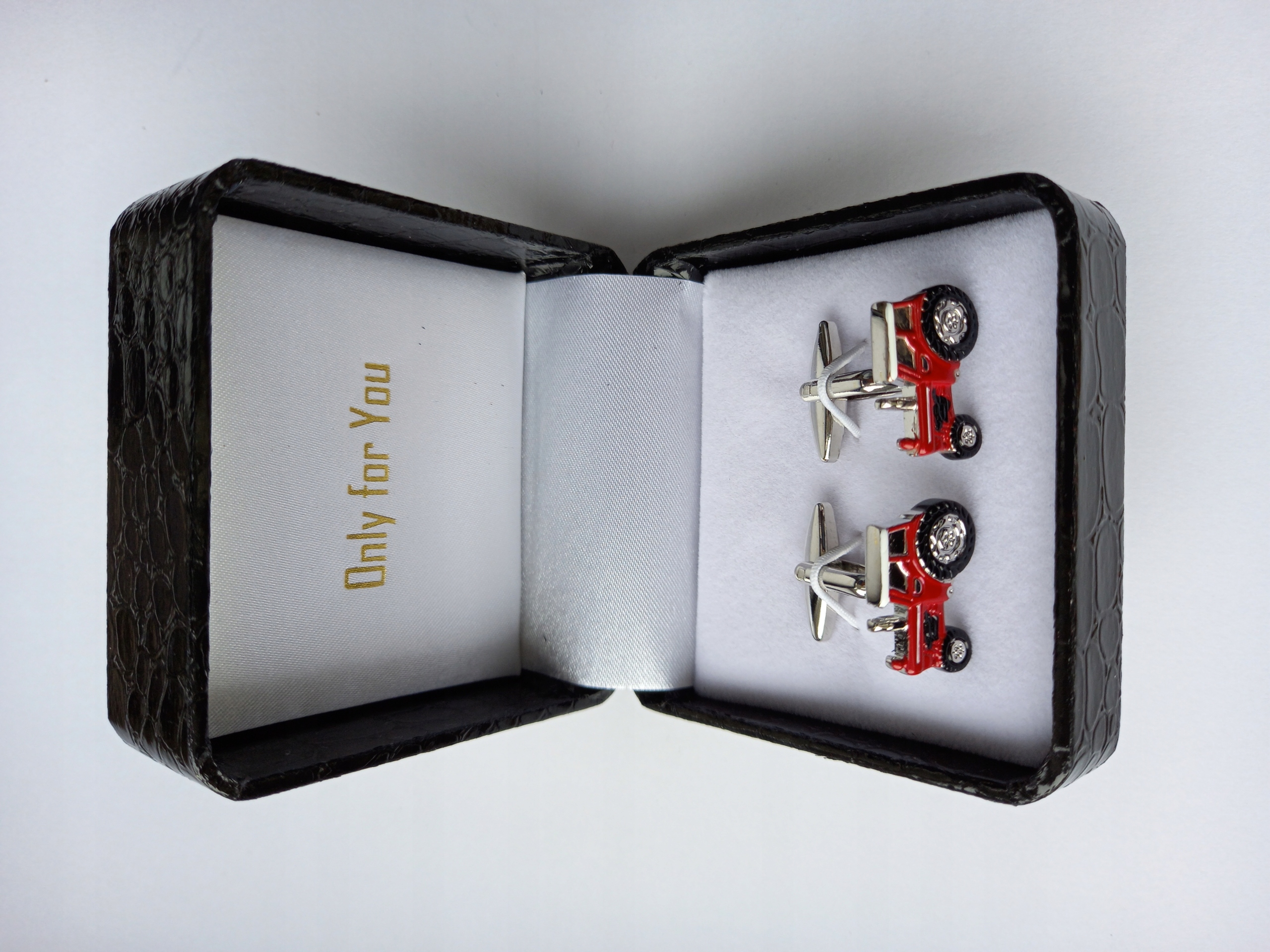 Eleganckie spinki do mankietów Traktor CLAAS dla Rolnika czerwony ciągnik Kod producenta EXC828415