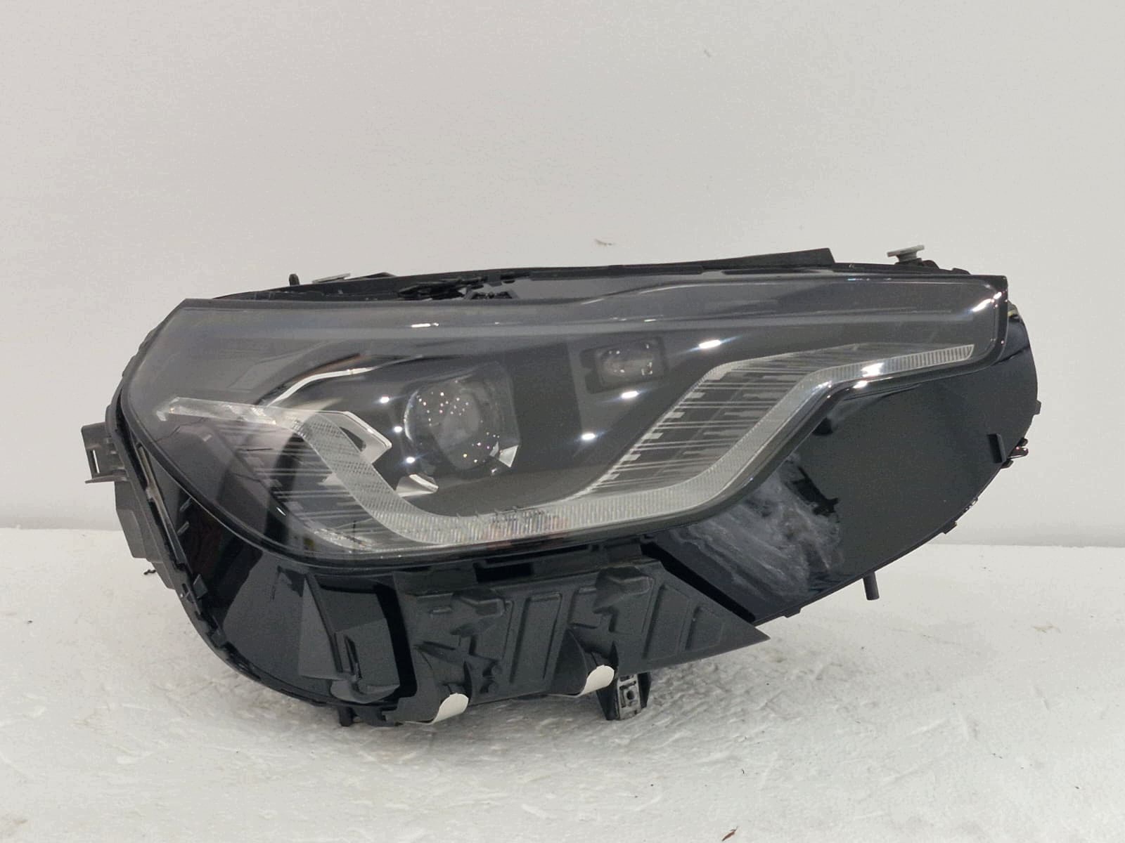 Licht rechts BMW 2 G42 G87 FULL LED Shadow