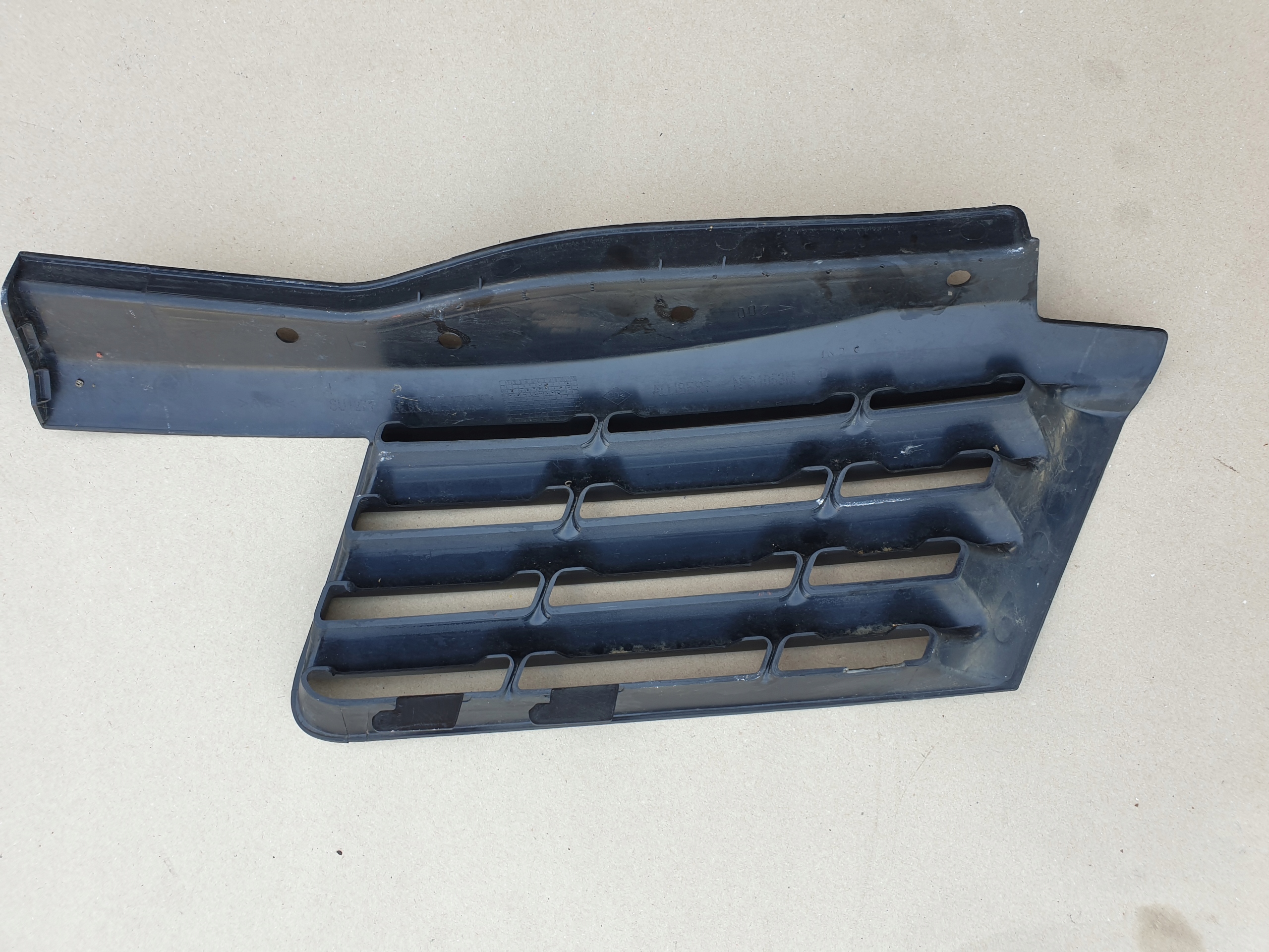 grid grill grille RENAULT 31053M OE