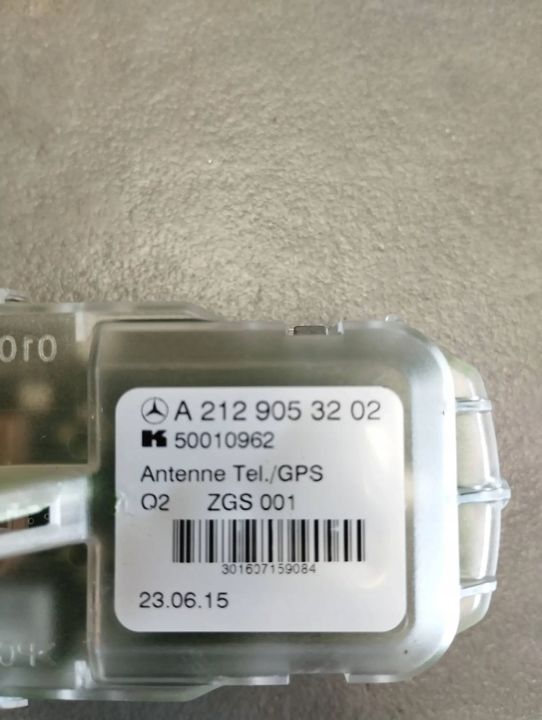 Mercedes-Benz CLS C218 ANTENA dach A2129053202