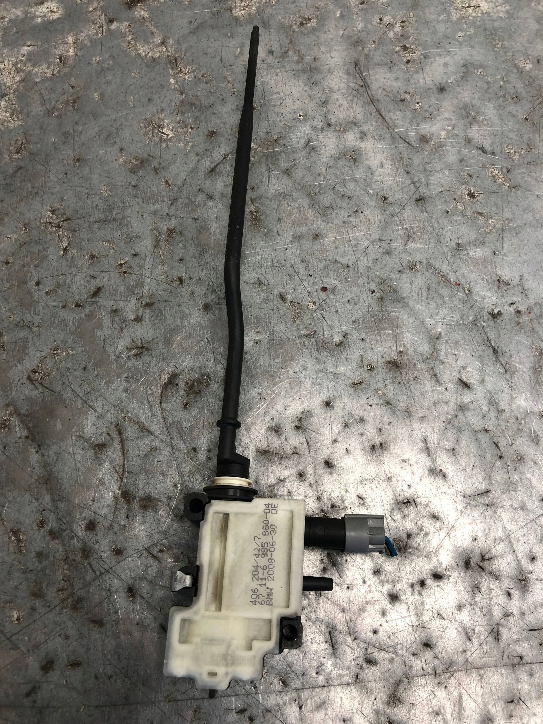 Dämpfer Klappen Tankklappe BMW E90 6985880