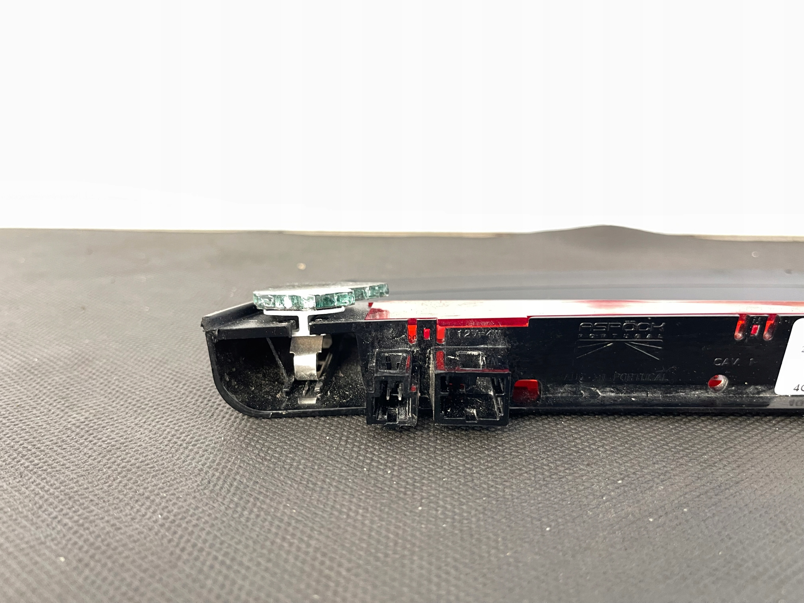 AUDI A6 C7 4G sedan third brake light 4G5945097