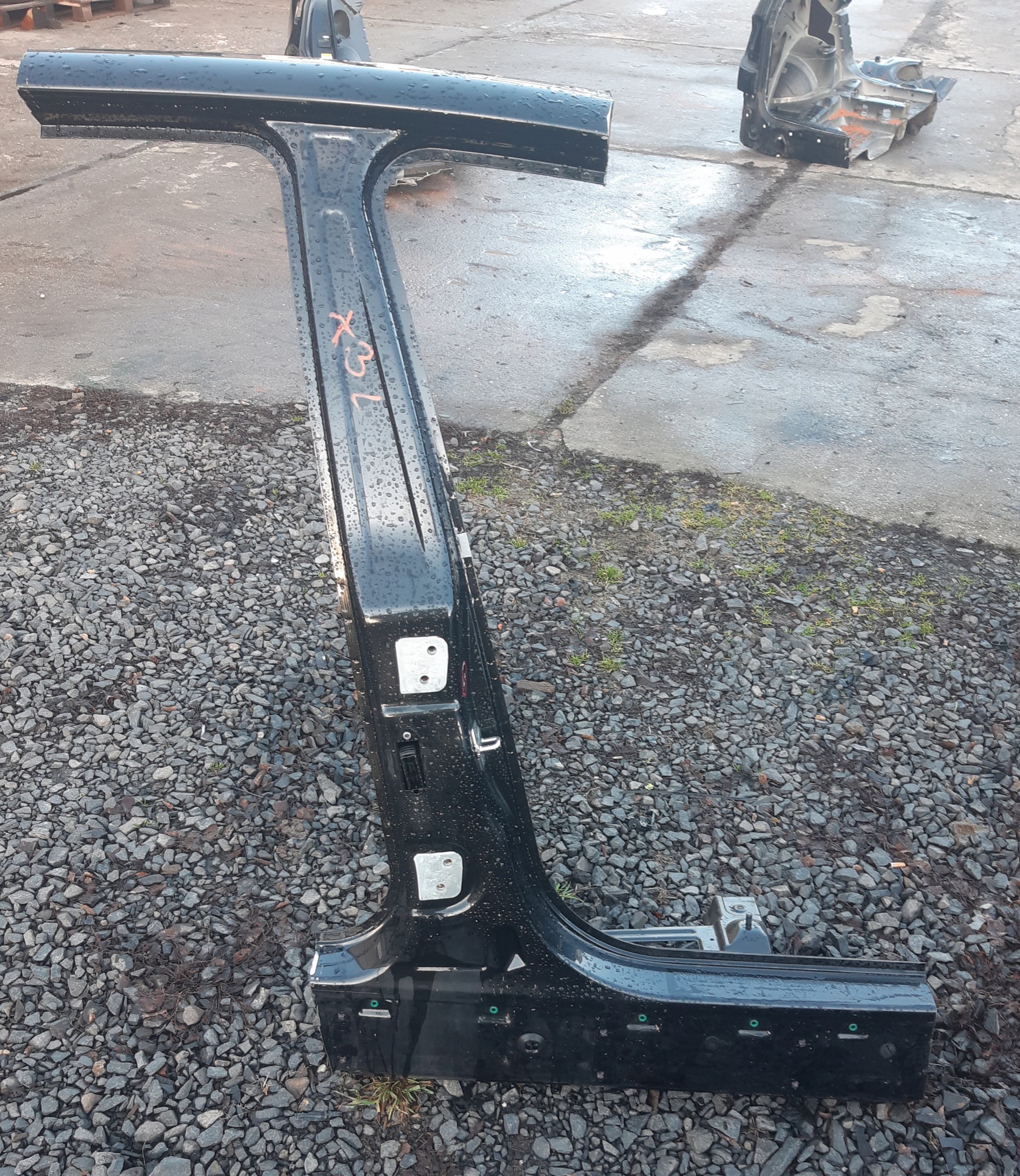BMW X3 E83 pillar threshold right front 475/9