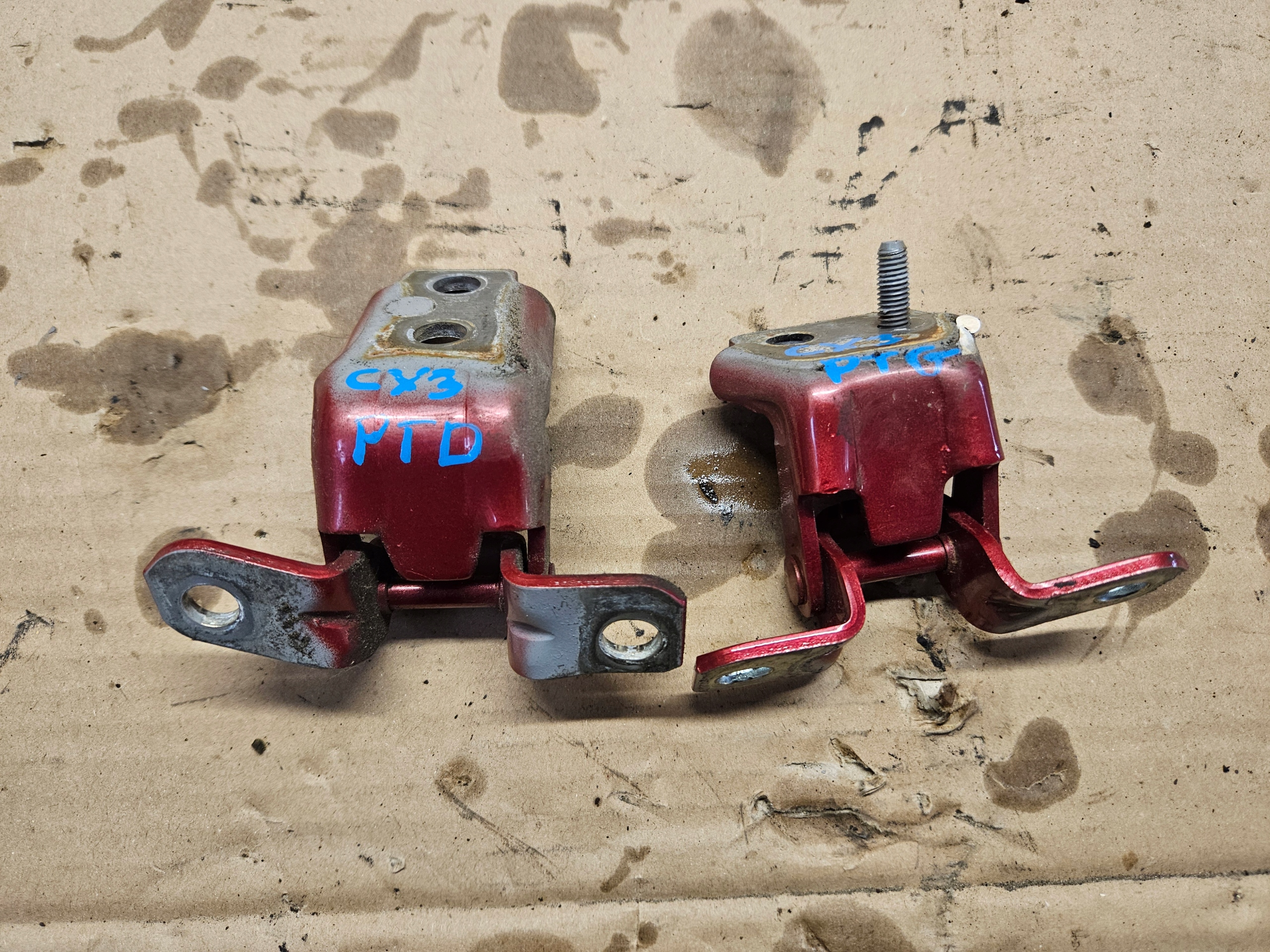 MAZDA CX3 15- ZAWIASY DRZWI PRAWY TYŁ