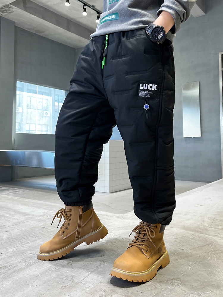 CIEPŁE GRUBE SPODNIE DRESOWE OCIEPLANE JOGGERY zimowe pikowane chłopięcy Wzór dominujący logo