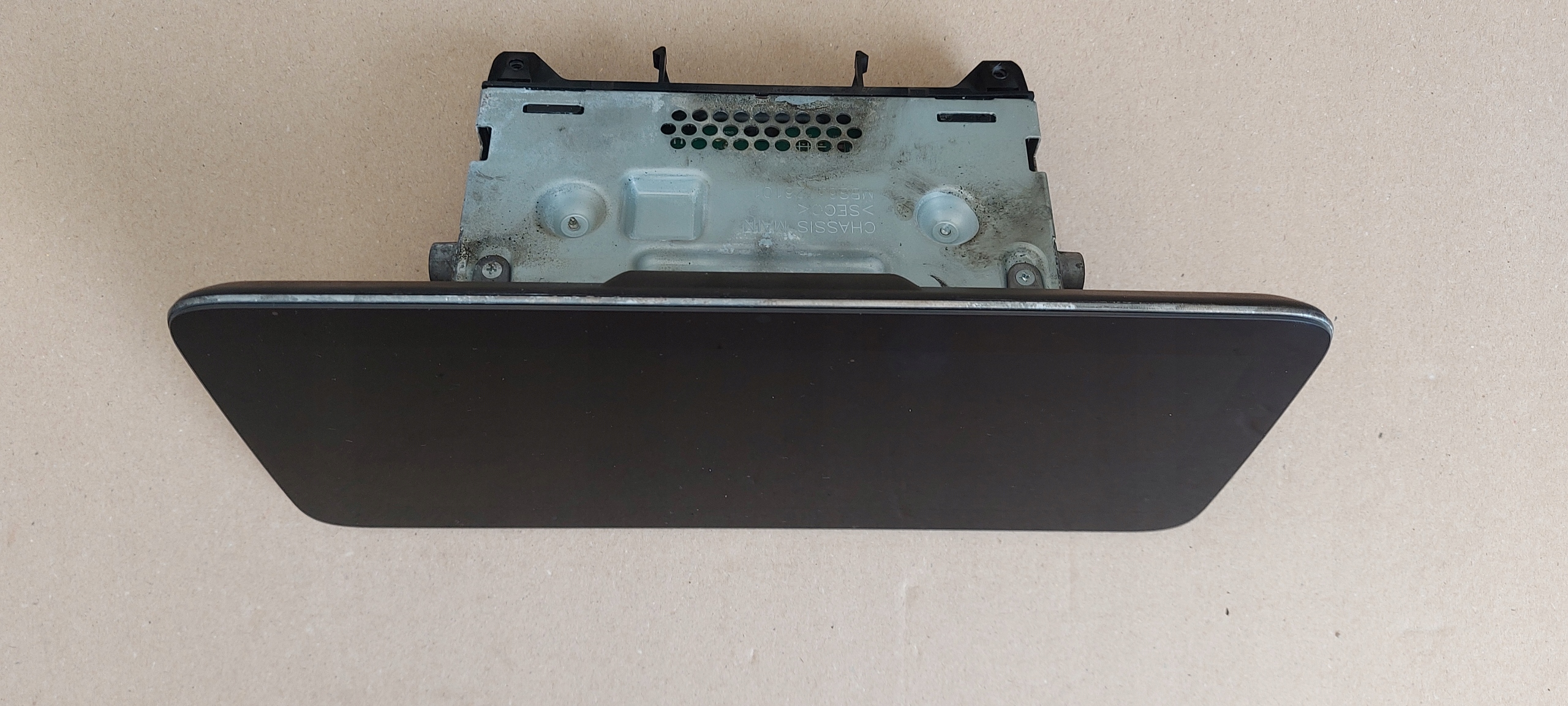 display MERCEDES C-KLASA W205 2059000441 damaged