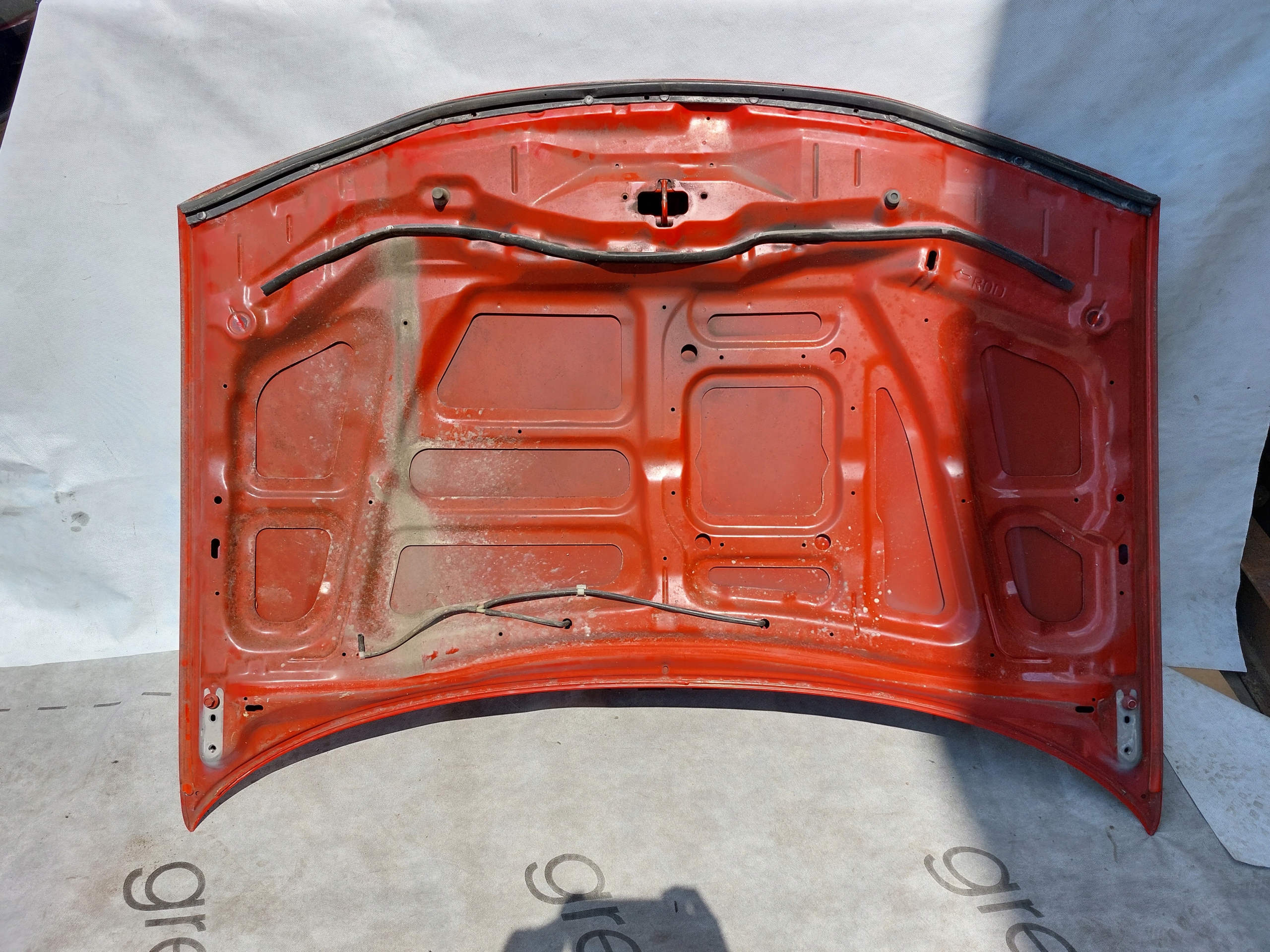 Capot MAZDA 323F 1999r