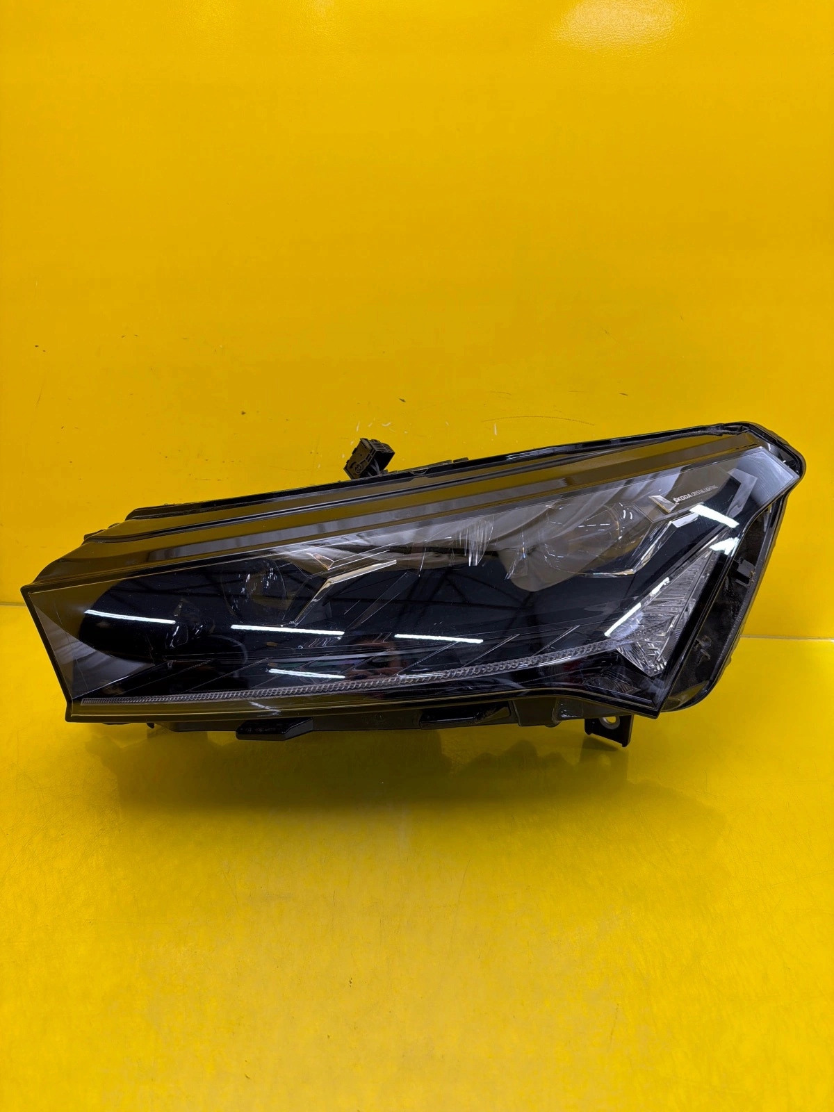 light left Skoda Enyaq Full Led 5LB941015H