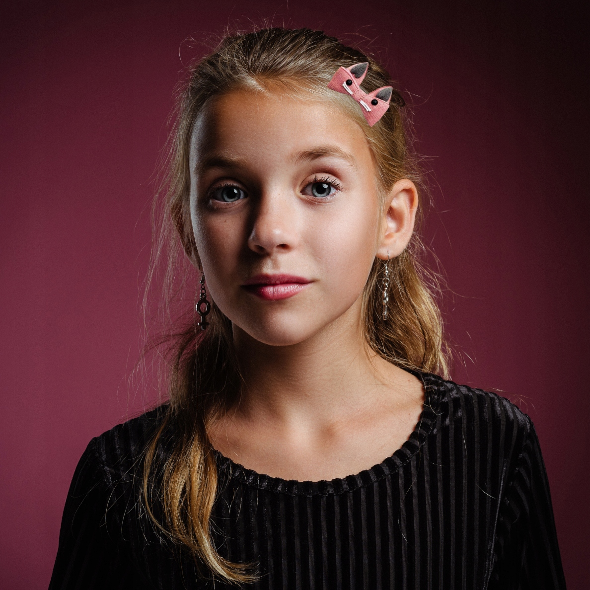 ZESTAW DLA DZIEWCZYNKI SPINKI GUMKA PUDEŁKO OZDOBY PREZENT GUMKI XXL DUŻY Kolor dominujący wielokolorowy