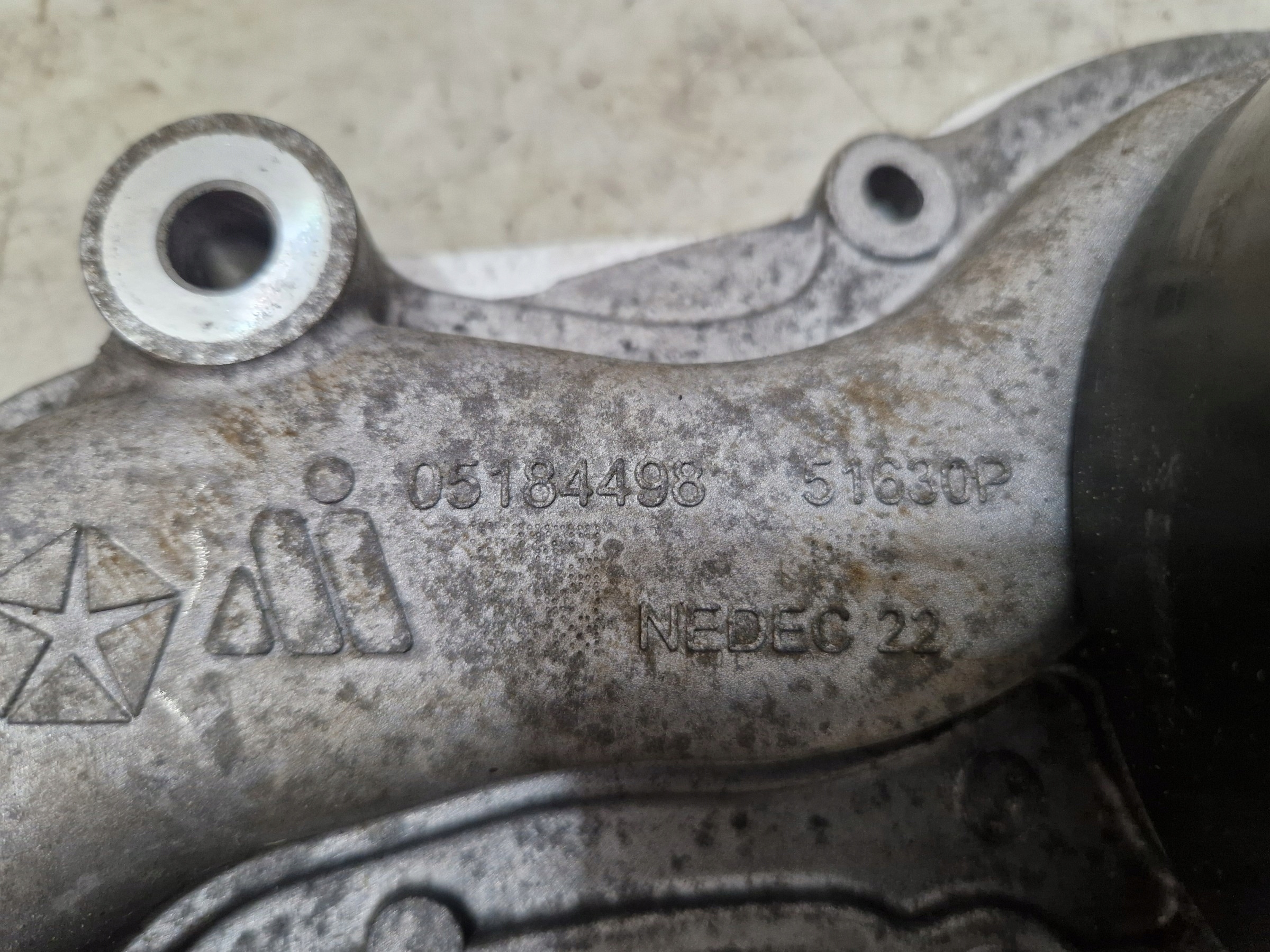 DODGE CHARGER CHALLENGER 2019 - 3.6 water pump 05184498