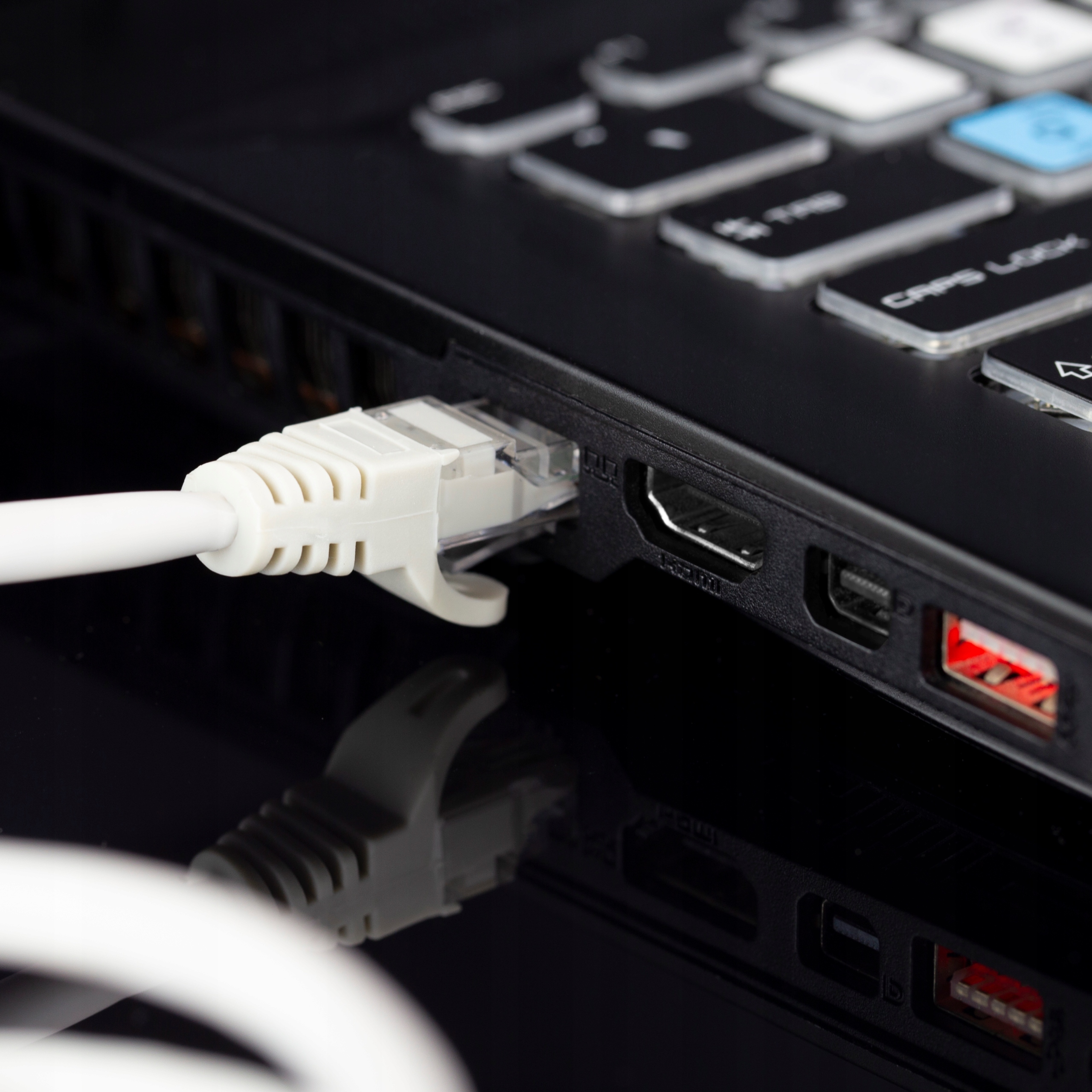 NEKU Kabel Patchcord UTP 5E sieciowy LAN szary 30m Rodzaj przewodu UTP