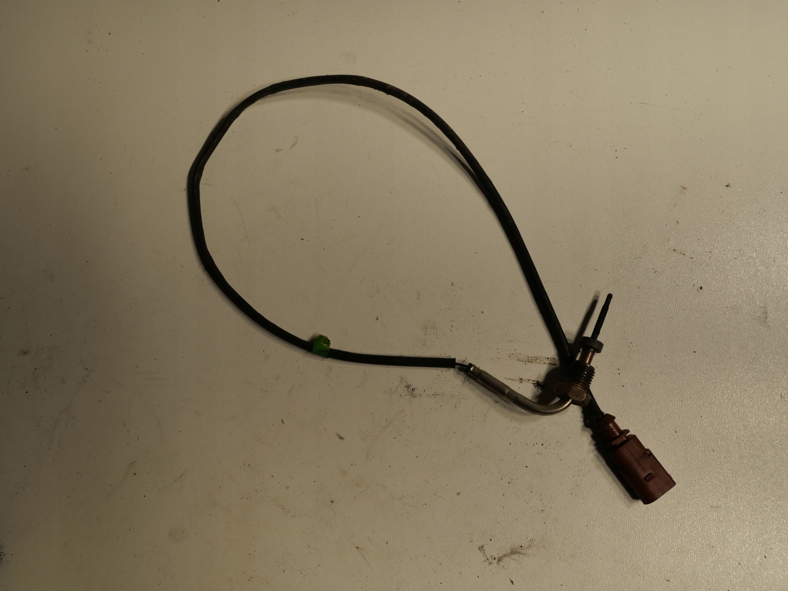 Sensor TEMPERATURY Gase VW SEAT SKODA 03L906088CL