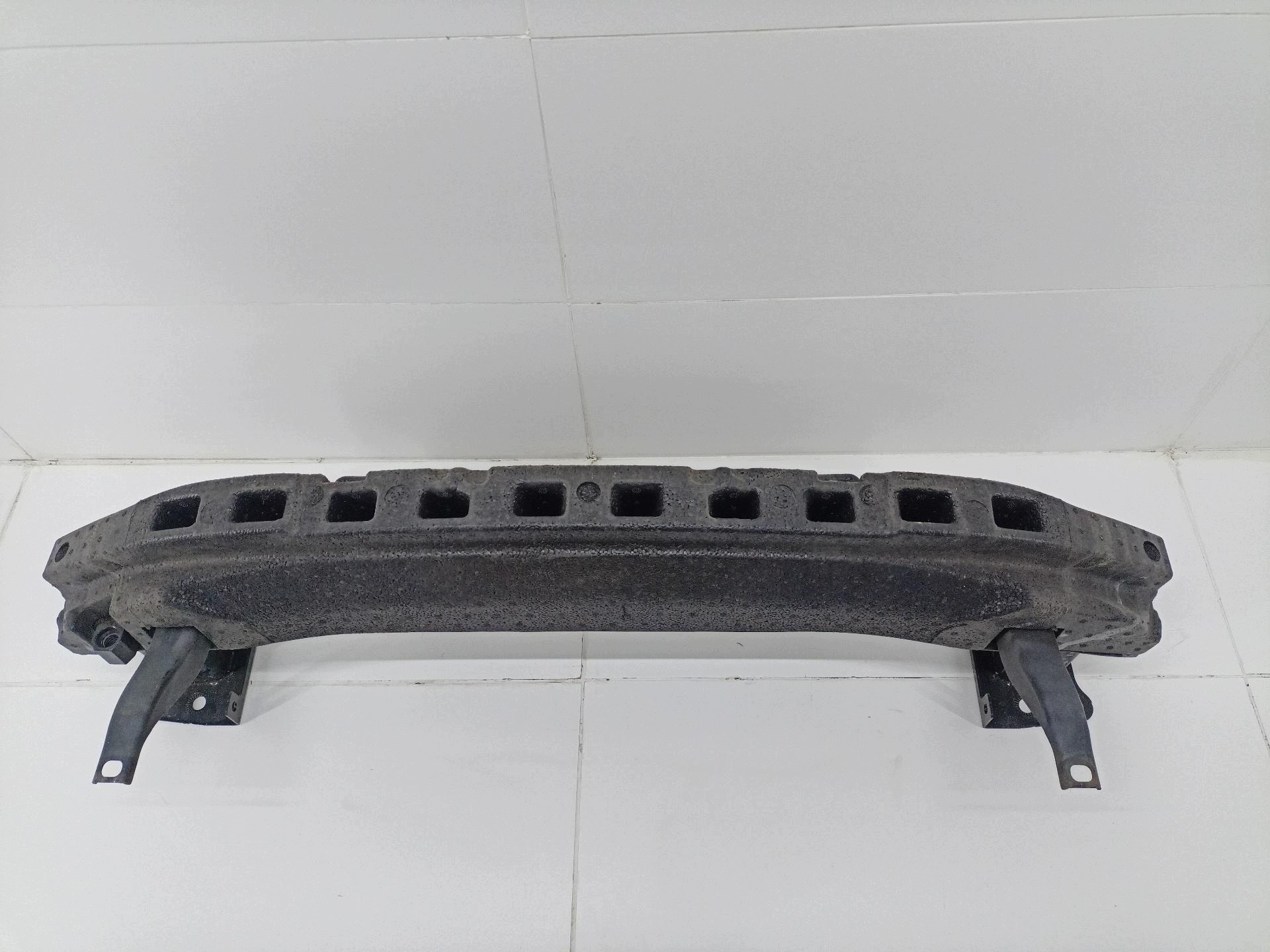 výztuha příčka nárazníku předek Volkswagen Scirocco 3 2009