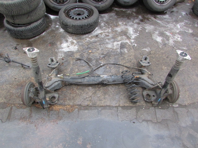 Oś tylna Mazda II 03r