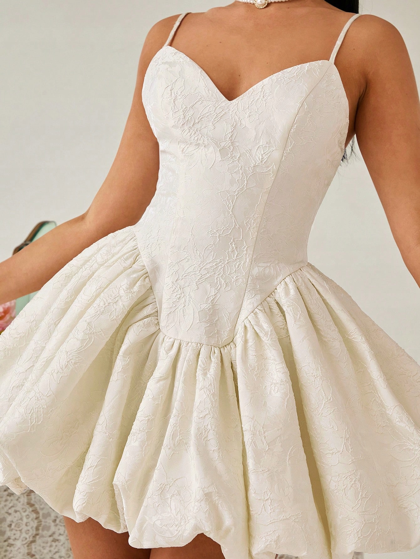 Šaty Žakárové Bublinkové Minišaty S Ramienkami A Shein , Vel. 40