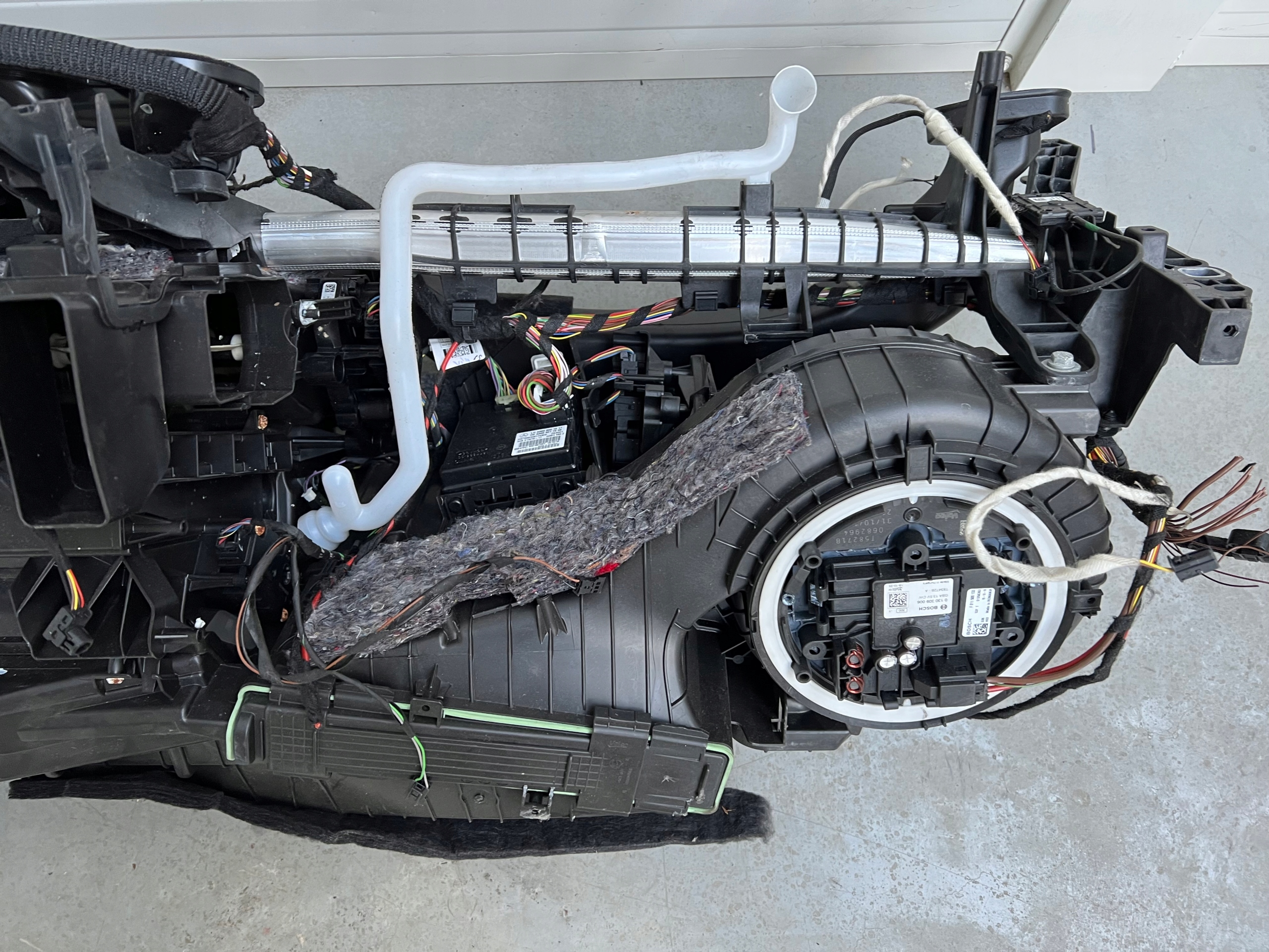 радиатор отопителя MERCEDES W238
