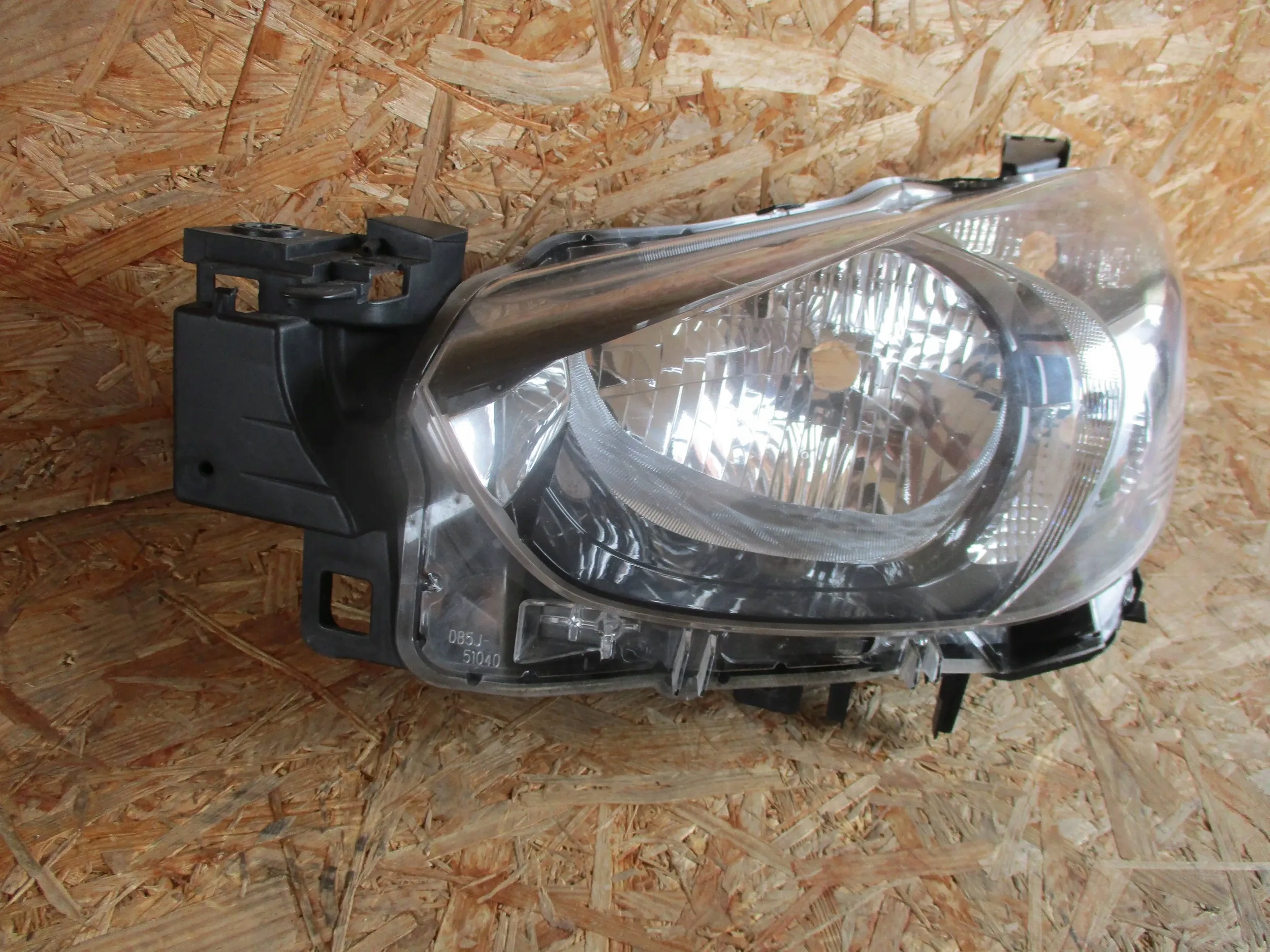 light front front left MAZDA 2 14