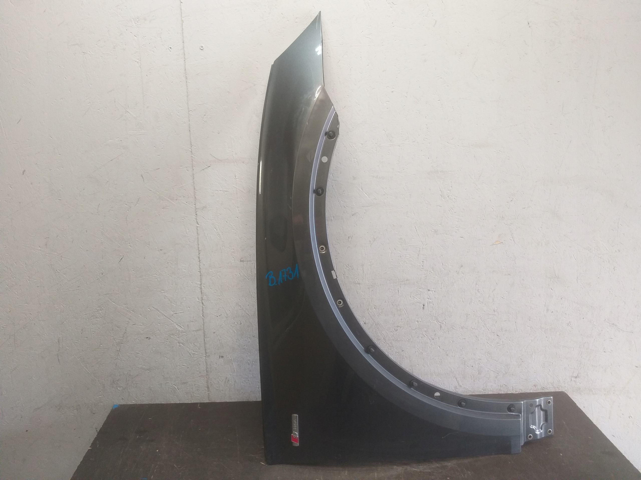 fender front right AUDI Q5 17- 80A