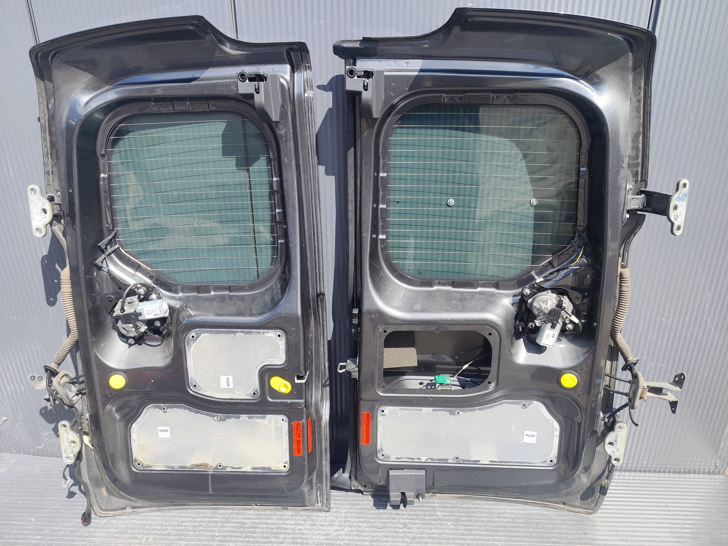 FORD TRANSIT CONNECT MK2 door rear. right left KOMPLET DEMONTAZ
