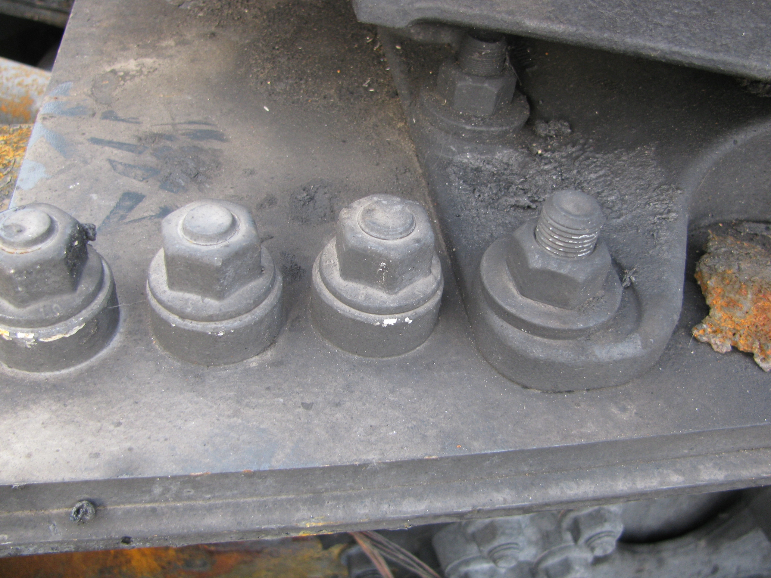 1323 - IVECO STRALIS S-WAY ЛИСТ БПК СЕДЛО ПЛОСКОЕ 1 СМ.