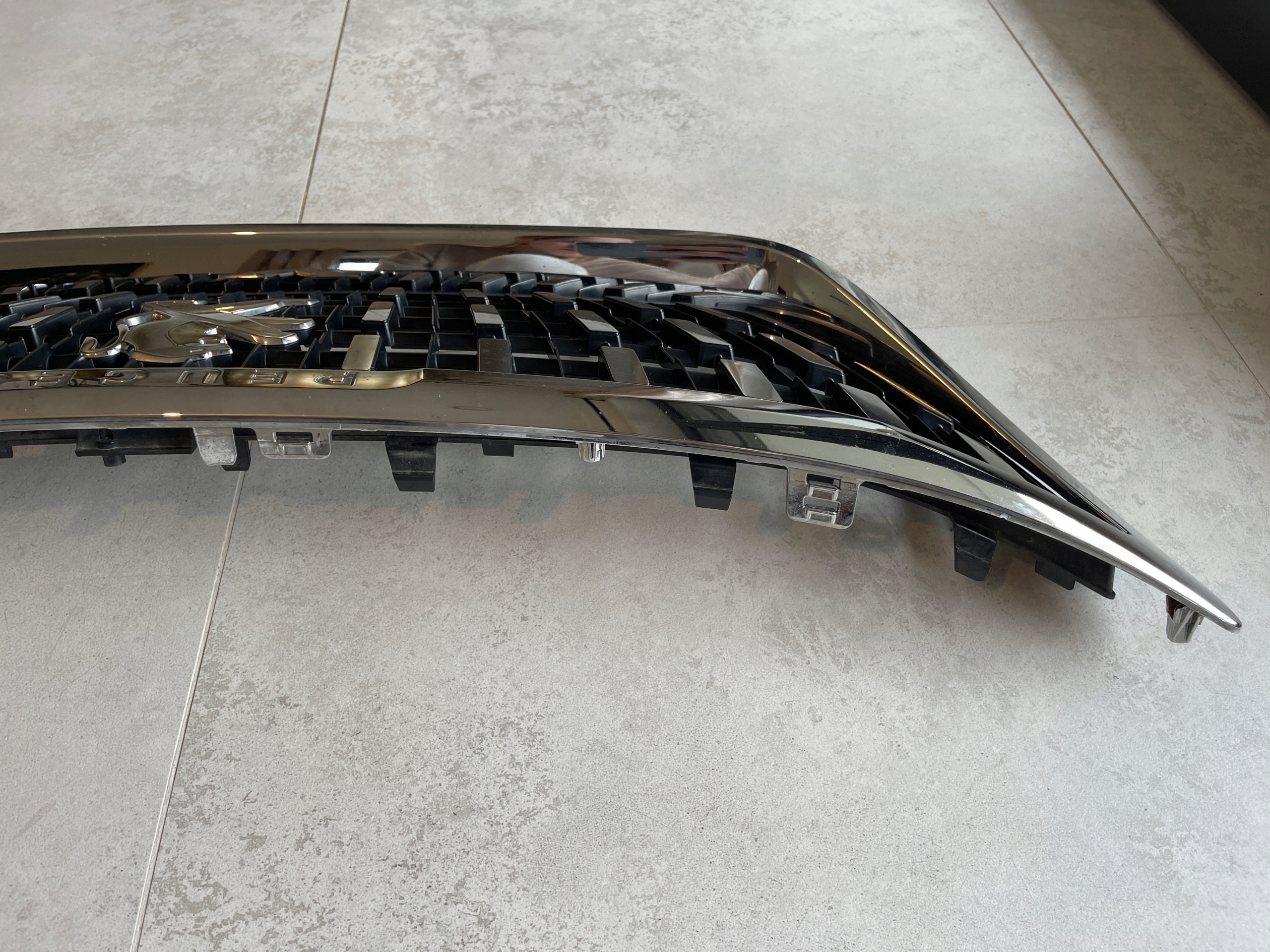 PEUGEOT 3008 II 2 KARTKA GRILL ATRAPA CHŁODNICY CHROM AA37794254 Kolor srebrny